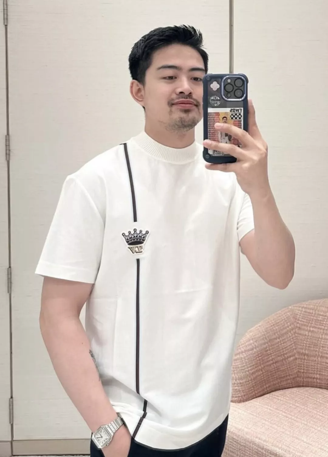루이비통 크라운 자수 루즈핏 반소매 티셔츠 상세 이미지 19