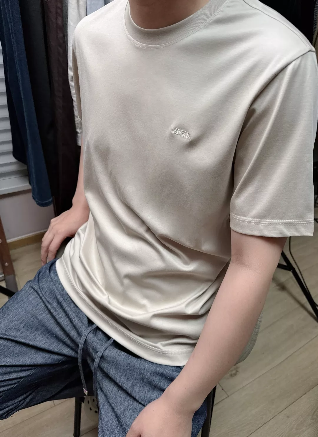 노브랜드 레터 자수 라운드 반소매 티셔츠 상세 이미지 23