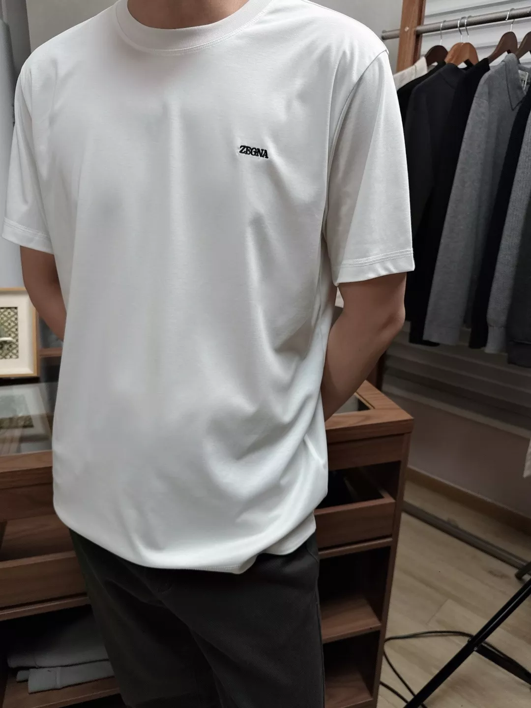 노브랜드 레터 자수 라운드 반소매 티셔츠 상세 이미지 21