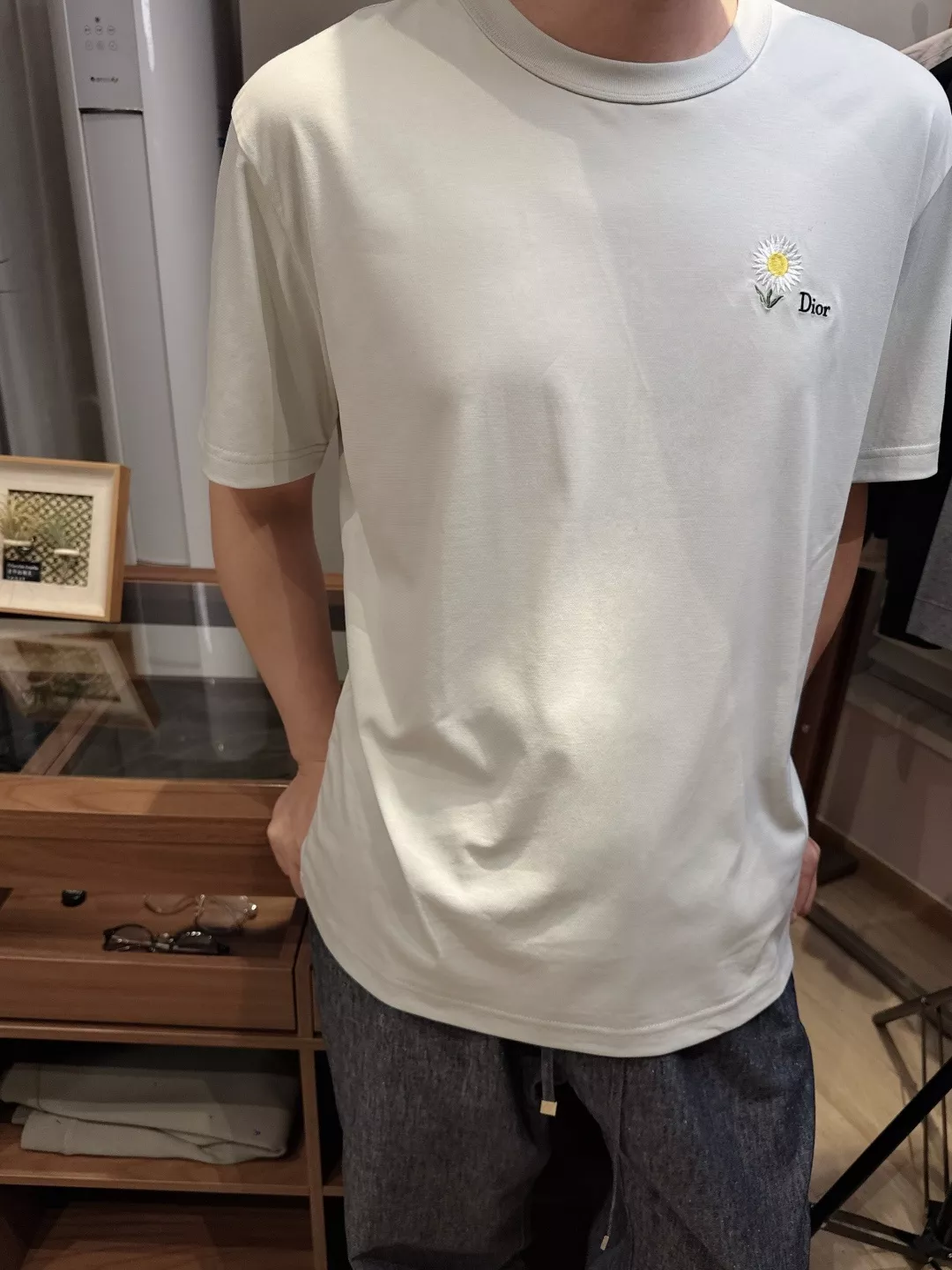 디올 데이지 자수 루즈핏 반팔 티셔츠 상세 이미지 22