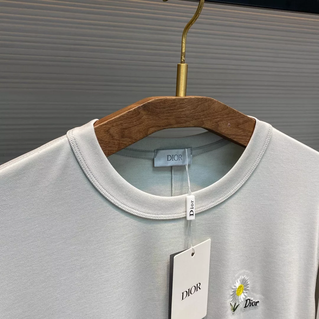 디올 데이지 자수 루즈핏 반팔 티셔츠 상세 이미지 4