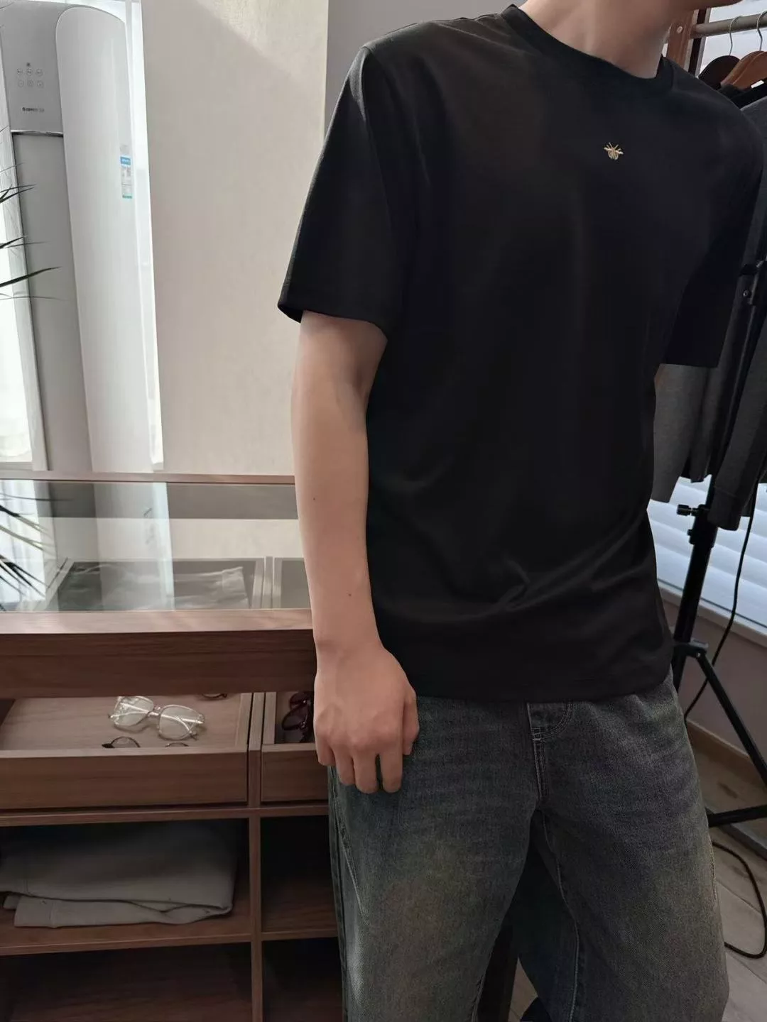 디올 벌 자수 로고 모달 혼방 반팔 티셔츠 상세 이미지 22