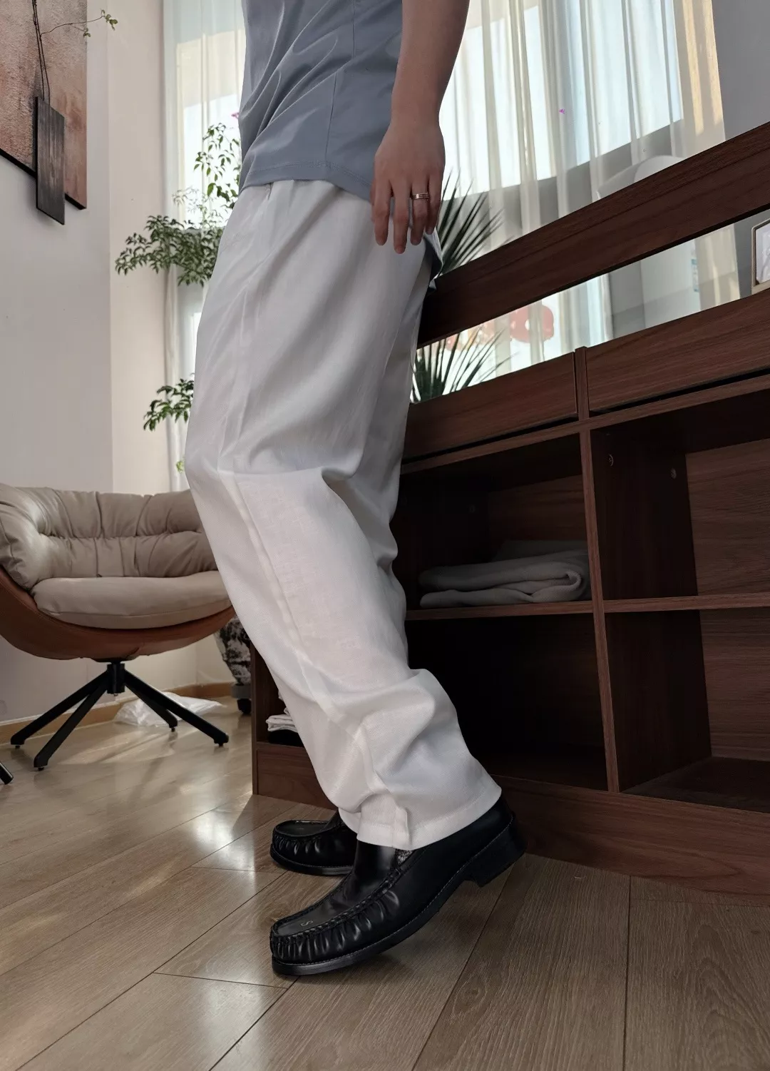 로로피아나 화이트 리넨 혼방 드로스트링 팬츠 상세 이미지 25