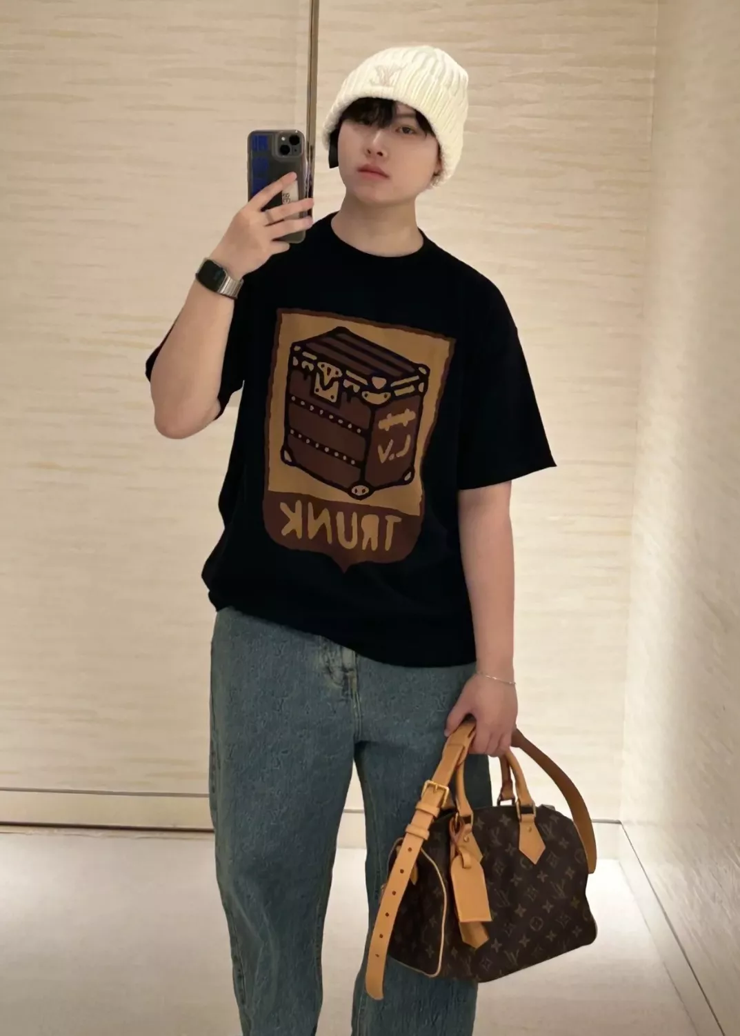 루이비통 트렁크 자카드 코튼 반팔 라운드 티셔츠 상세 이미지 28