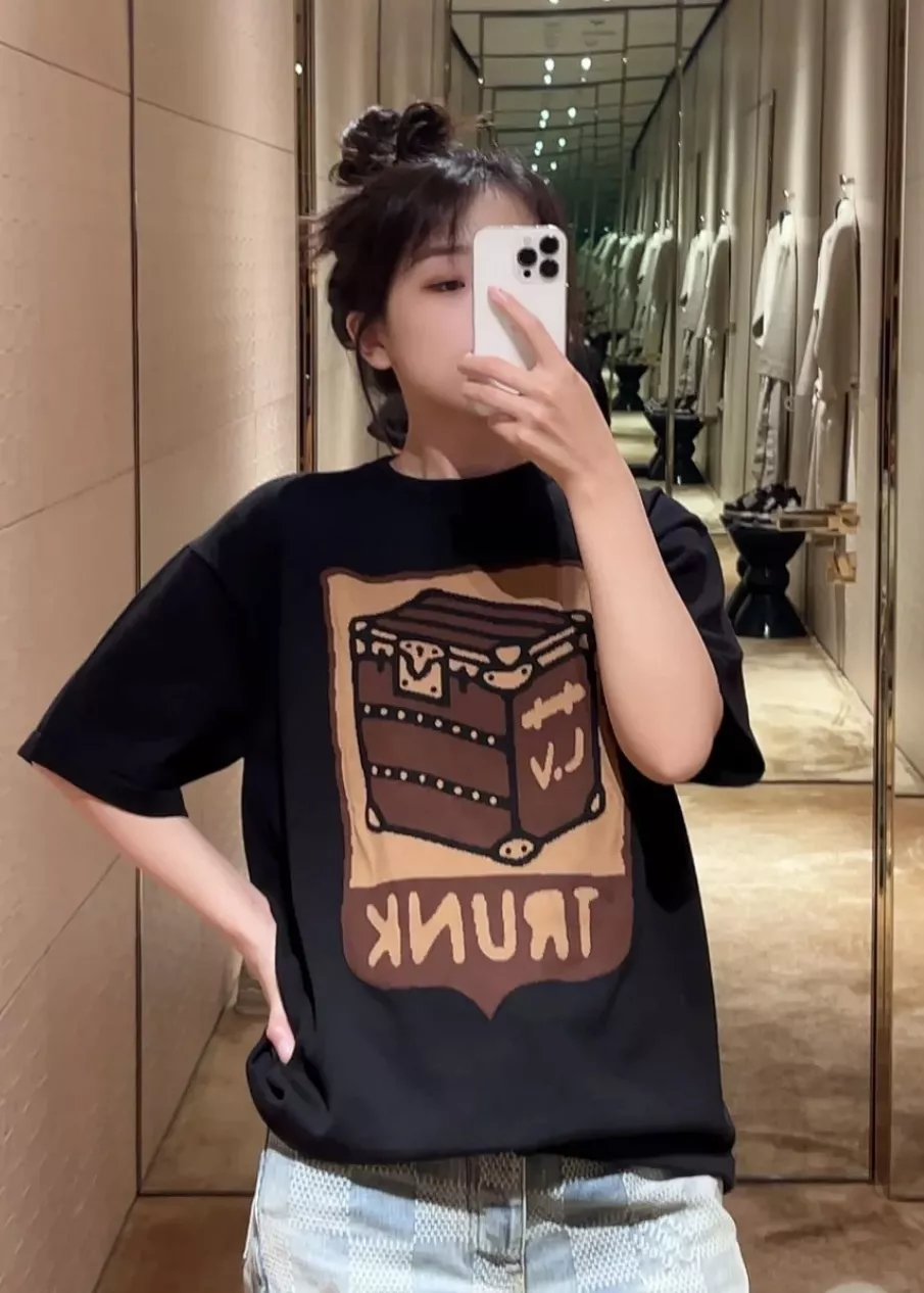 루이비통 트렁크 자카드 코튼 반팔 라운드 티셔츠 상세 이미지 51