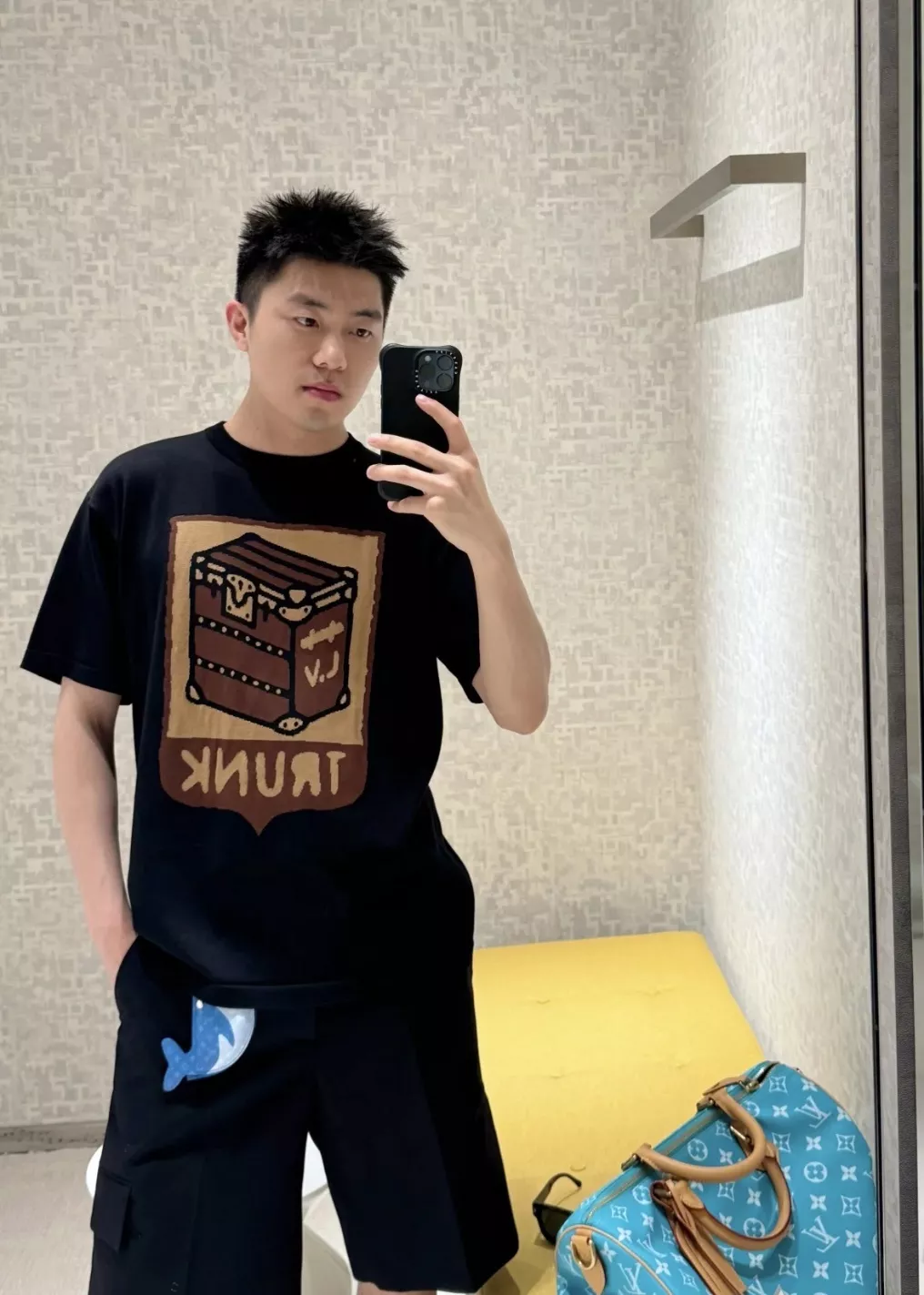 루이비통 트렁크 자카드 코튼 반팔 라운드 티셔츠 상세 이미지 40