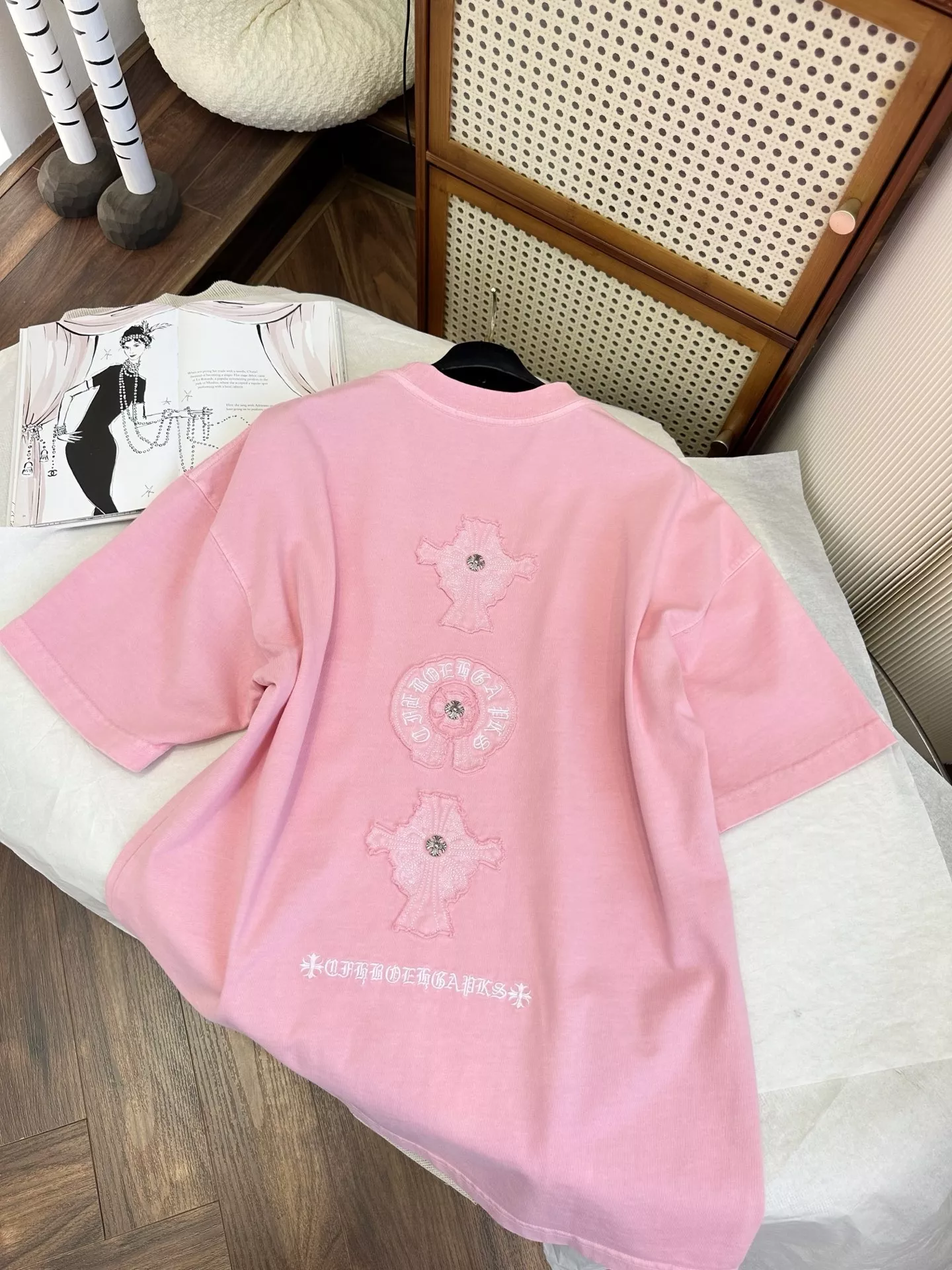 크롬하츠 크로스 패치 자수 오버핏 티셔츠 상세 이미지 14