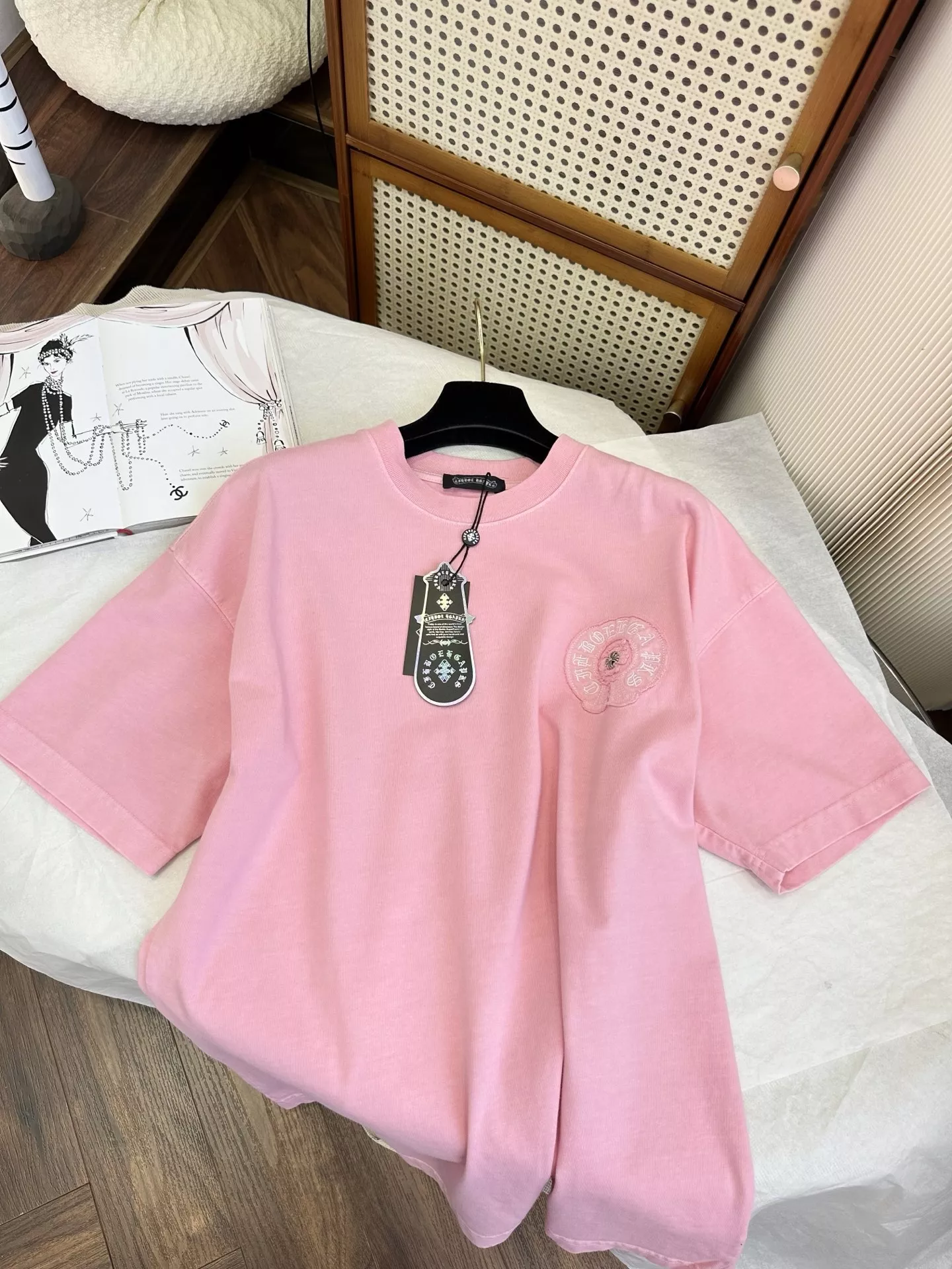 크롬하츠 크로스 패치 자수 오버핏 티셔츠 상세 이미지 13