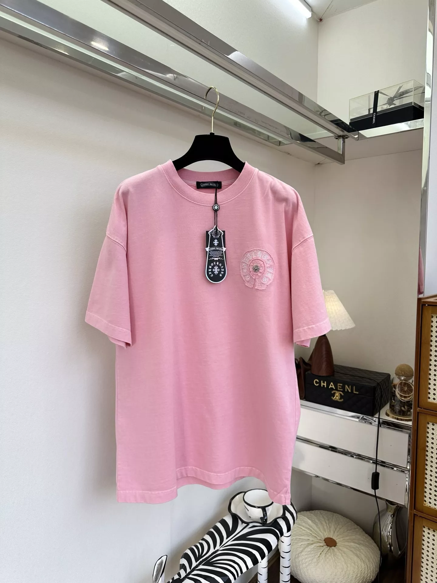 크롬하츠 크로스 패치 자수 오버핏 티셔츠 상세 이미지 1