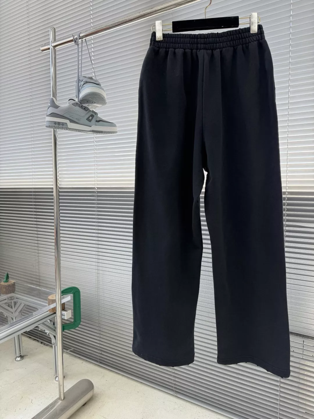 발렌시아가 마스킹 테이프 아트 밴딩 코튼 팬츠 상세 이미지 2