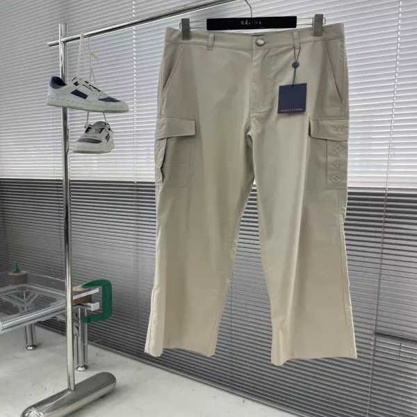 루이비통 자수 포켓 코튼 블렌드 카고 팬츠