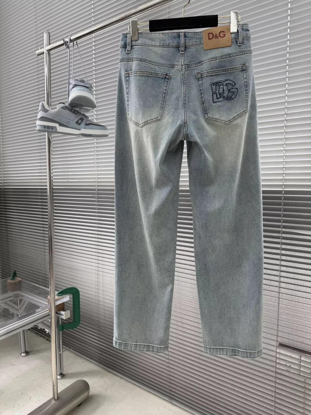 돌체앤가바나 자수 로고 워싱 데님 팬츠 상세 이미지 2