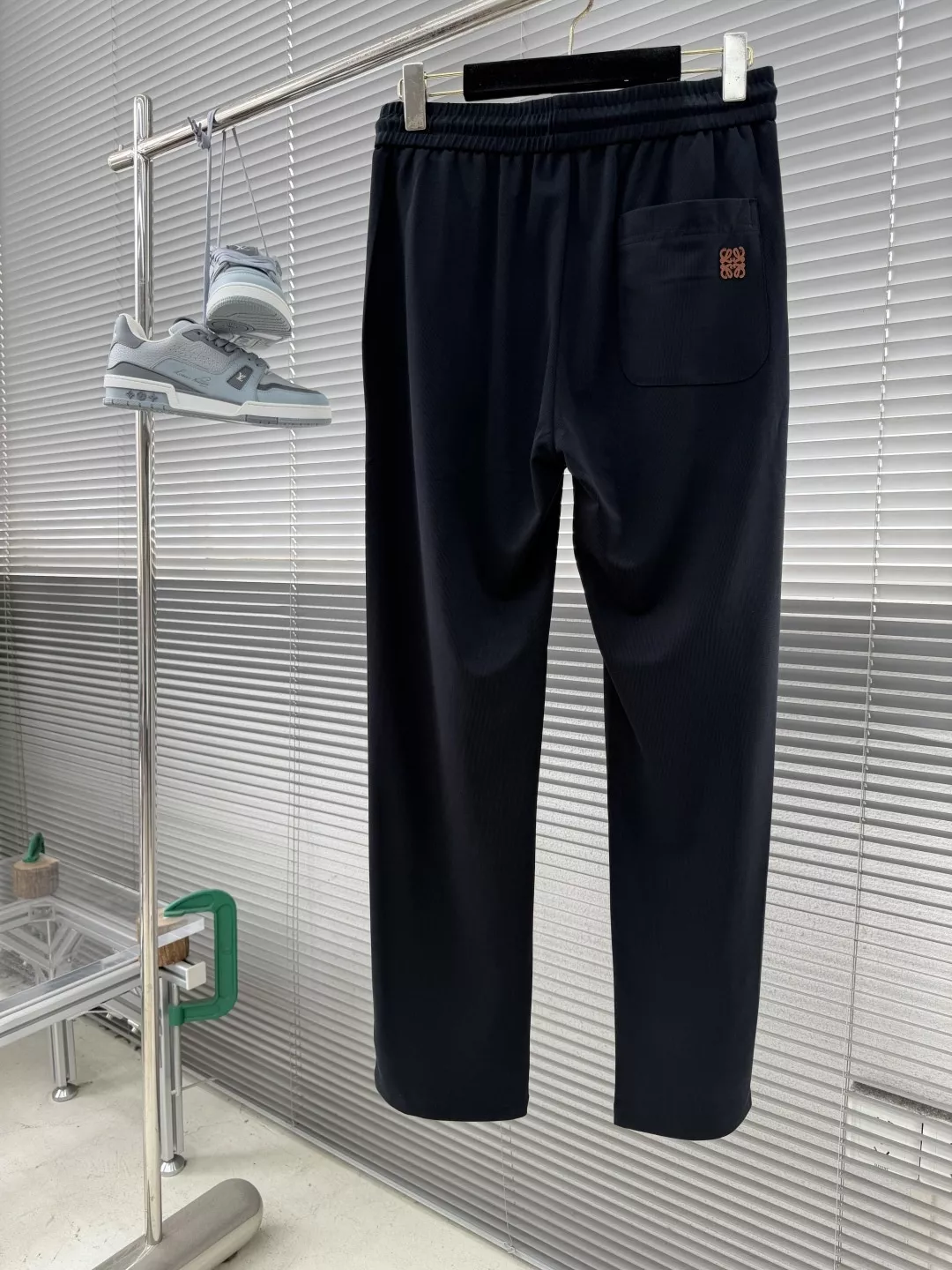 로에베 자수 포인트 와이드 밴딩 팬츠 상세 이미지 2