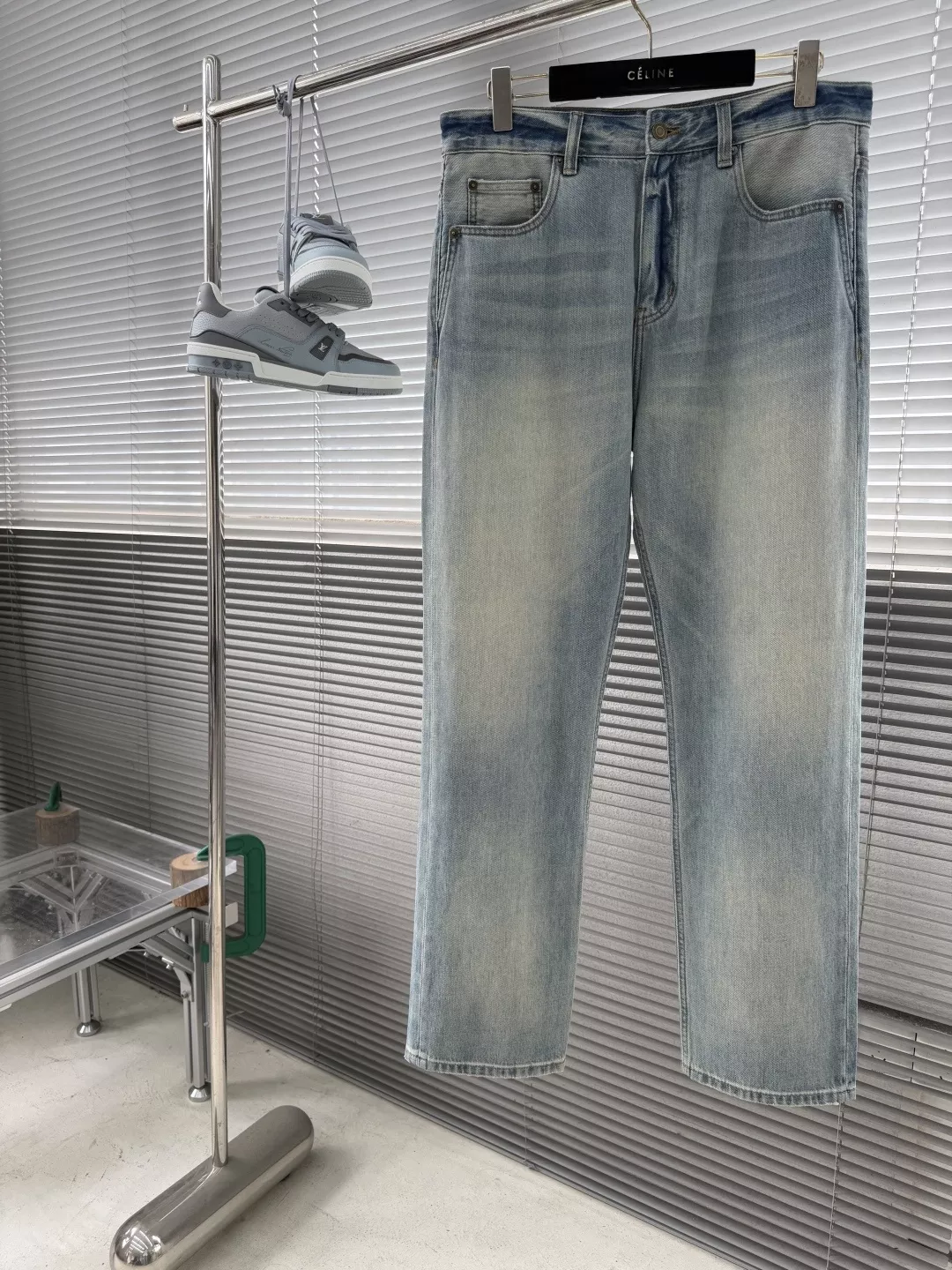 생로랑 워싱 스트레이트 데님 팬츠 상세 이미지 2