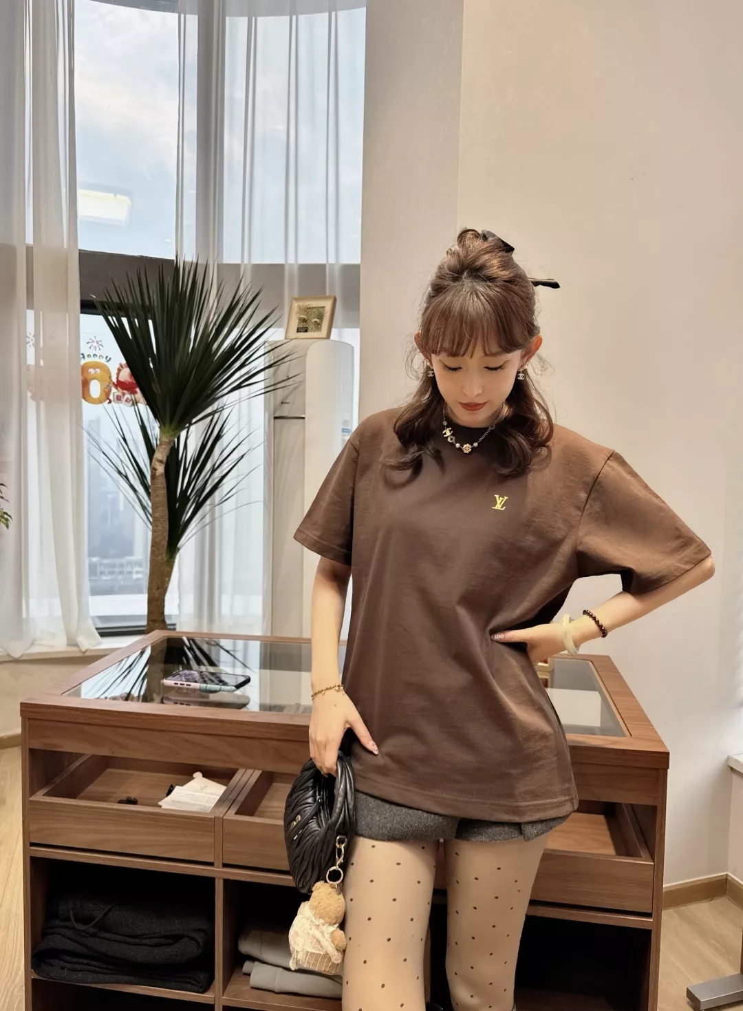 루이비통 마년 한정 로고 자수 반소매 티셔츠 상세 이미지 22