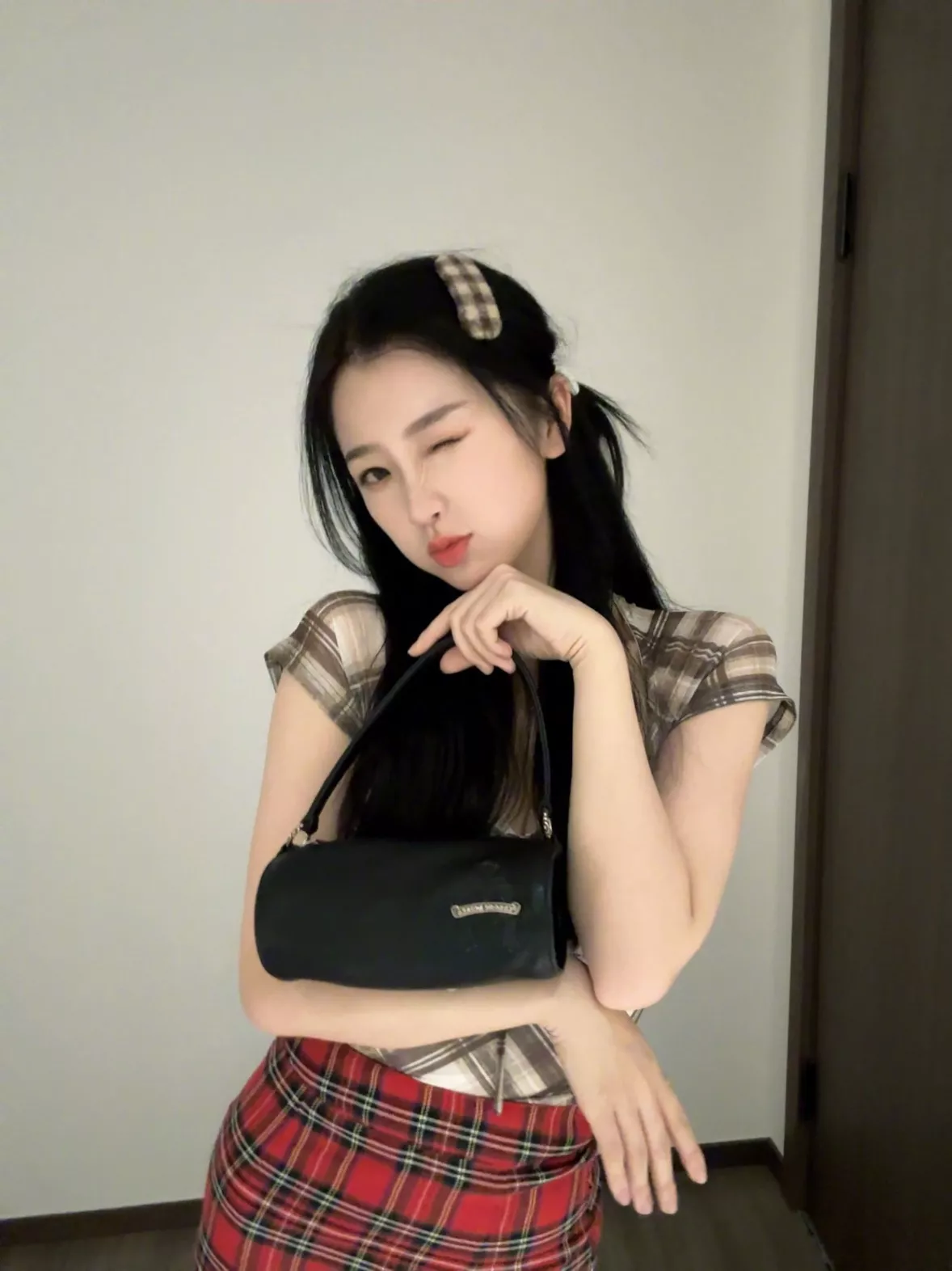크롬하츠 그라인즈 블랙 원통백 상세 이미지 24