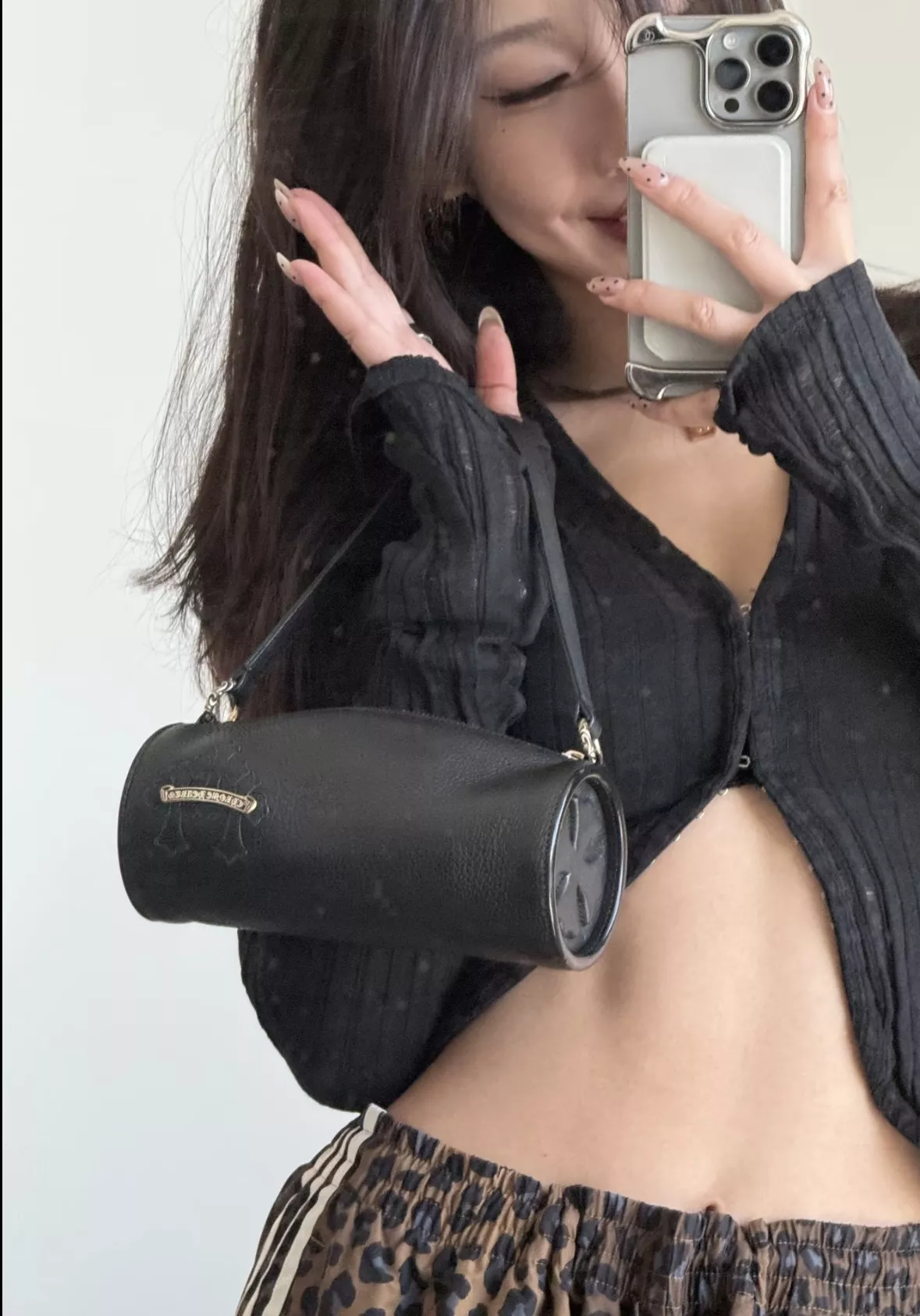 크롬하츠 그라인즈 블랙 원통백 상세 이미지 17