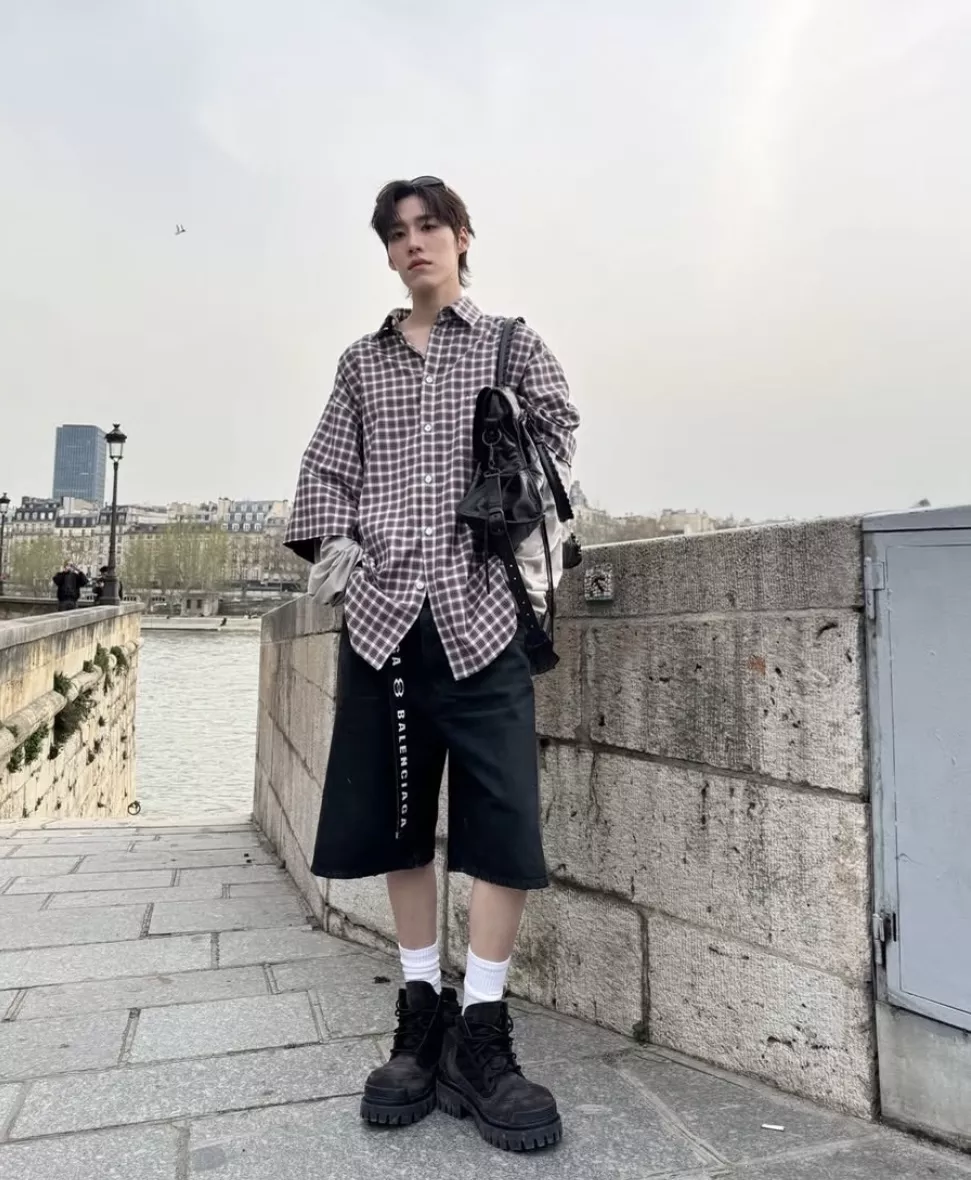 발렌시아가 레이어드 체크 배색 셔츠 상세 이미지 37