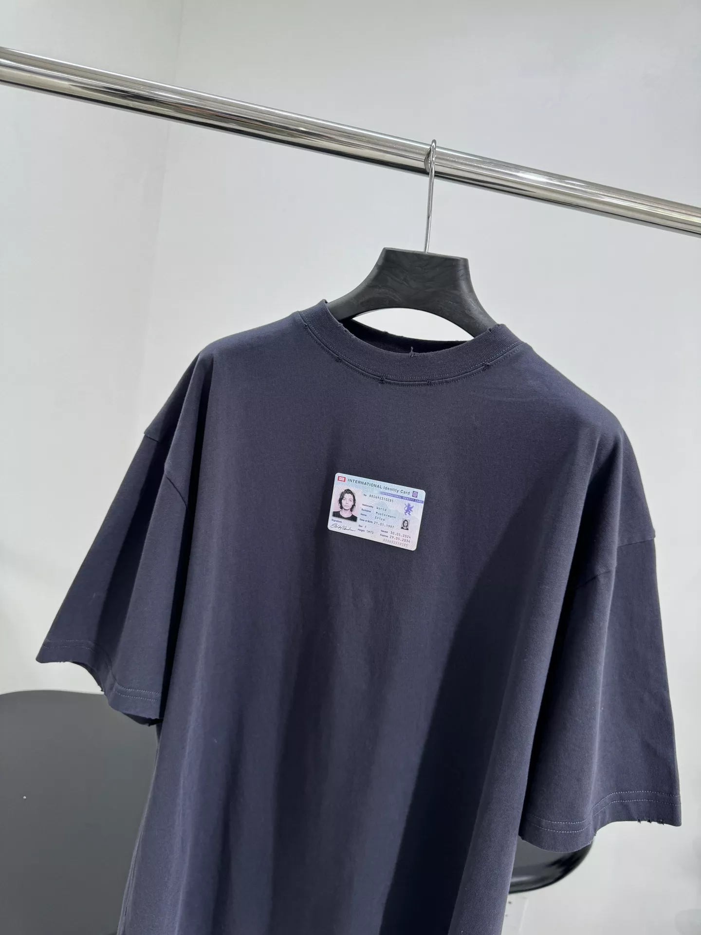 발렌시아가 오버핏 아이디 프린팅 티셔츠 상세 이미지 2