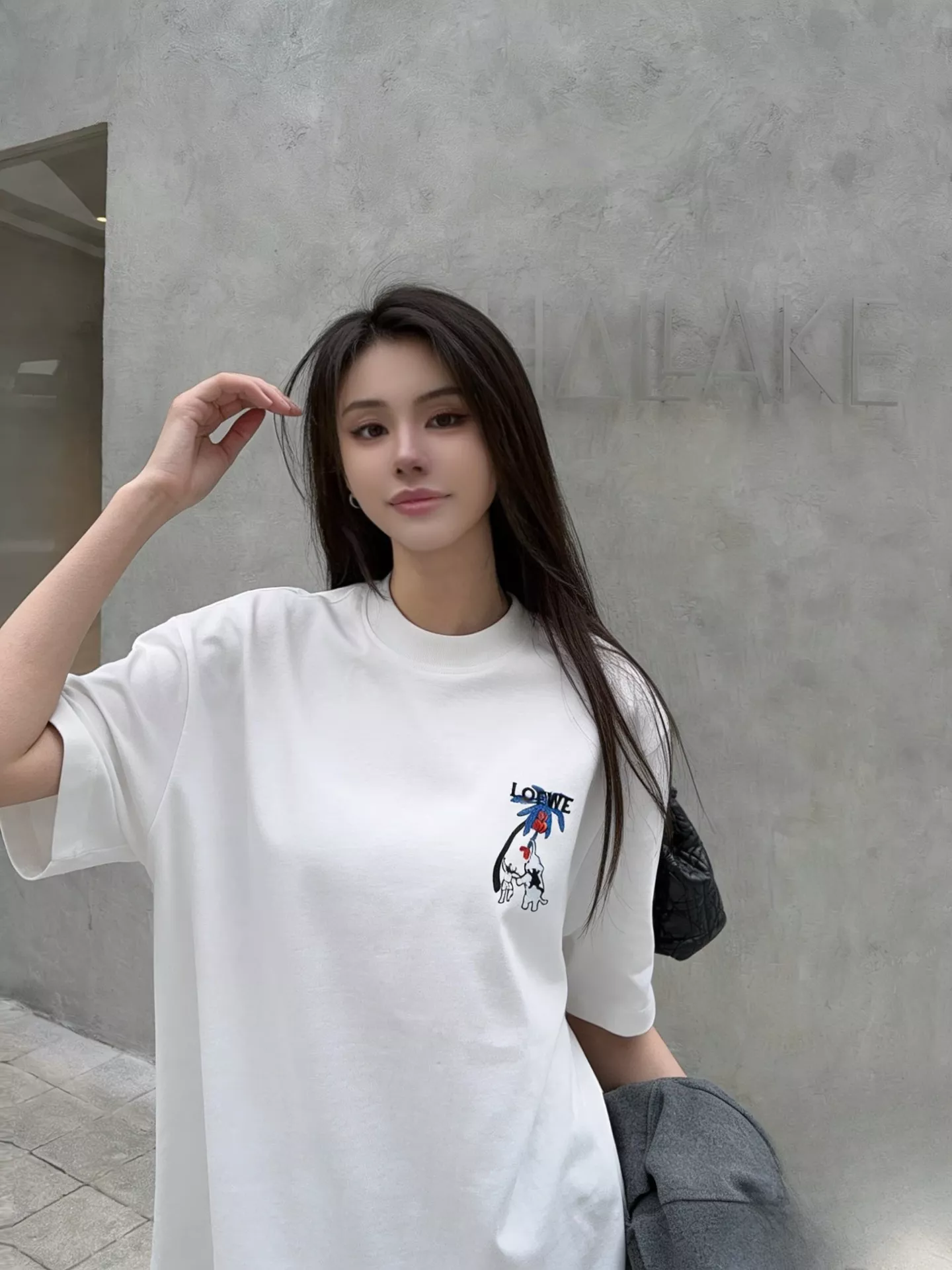 로에베 카툰 자수 라운드 반팔 티셔츠 상세 이미지 18