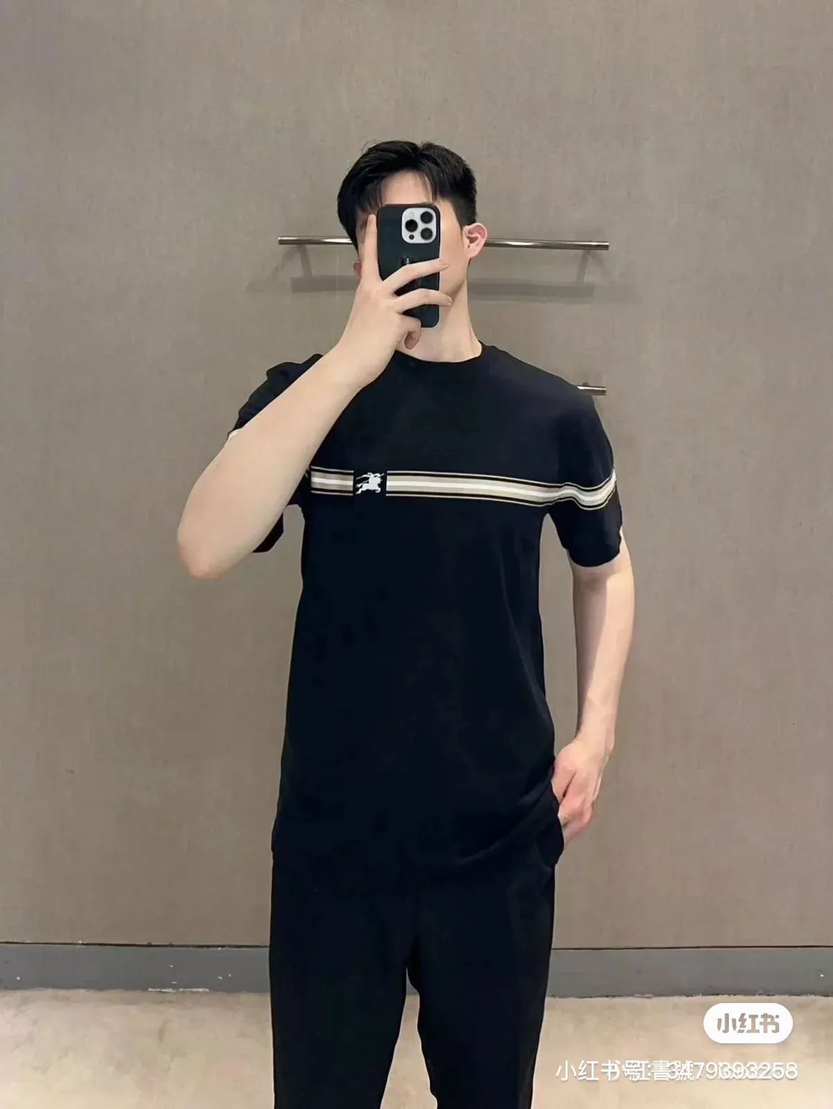 버버리 스트라이프 자수 반소매 티셔츠 상세 이미지 27