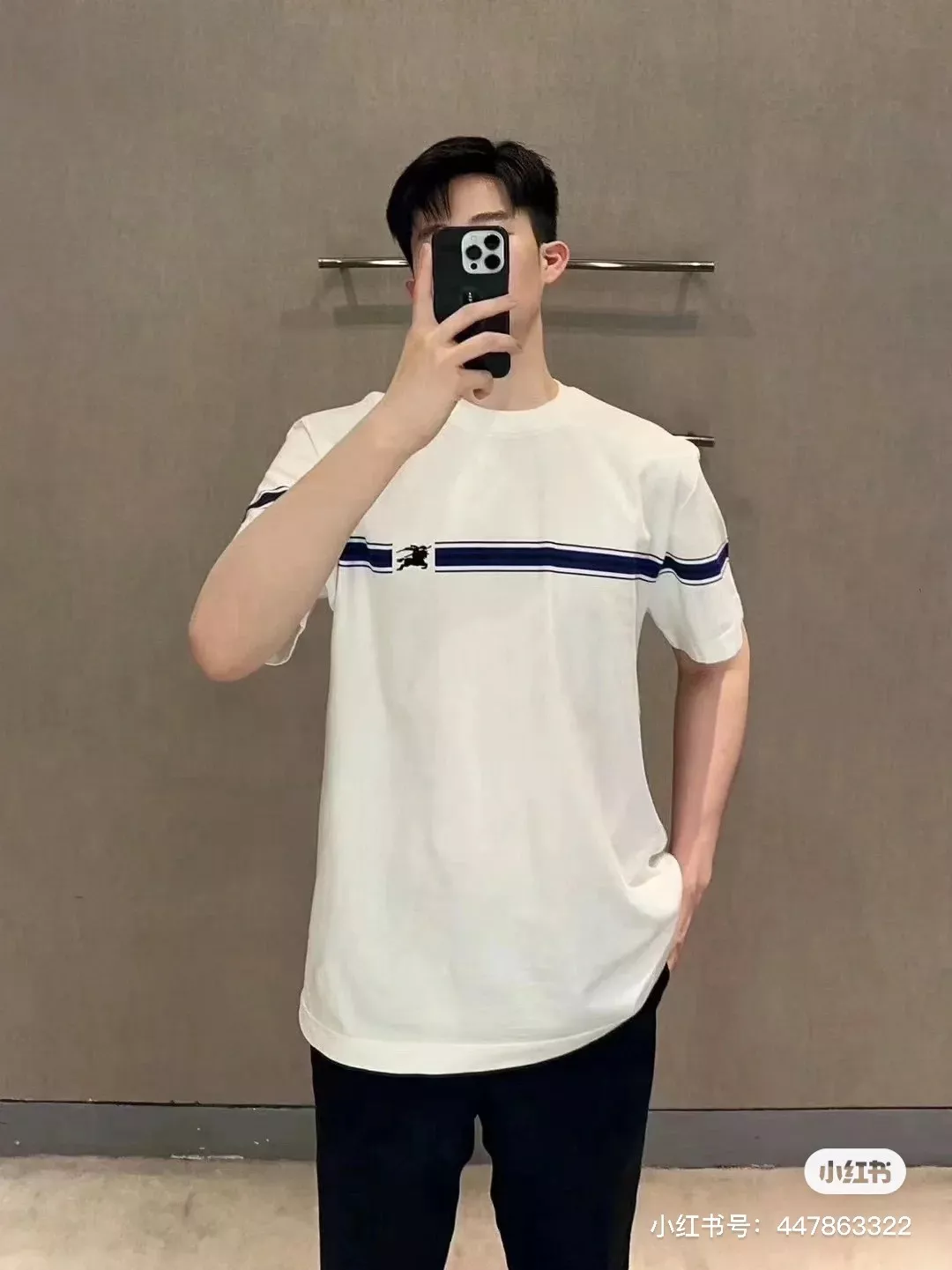 버버리 스트라이프 자수 반소매 티셔츠 상세 이미지 45