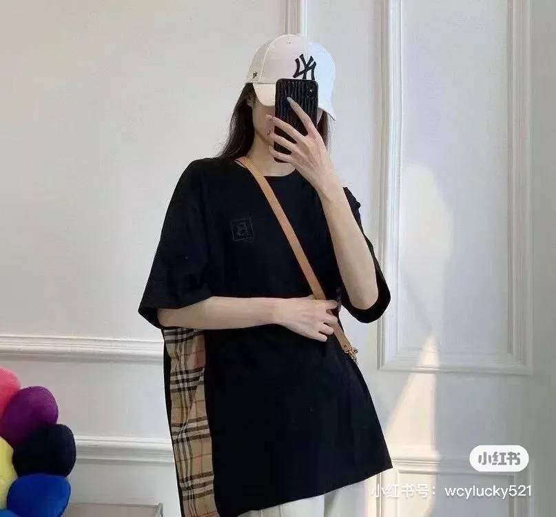 버버리 사이드 체크 패널 루즈핏 반소매 티셔츠 상세 이미지 22