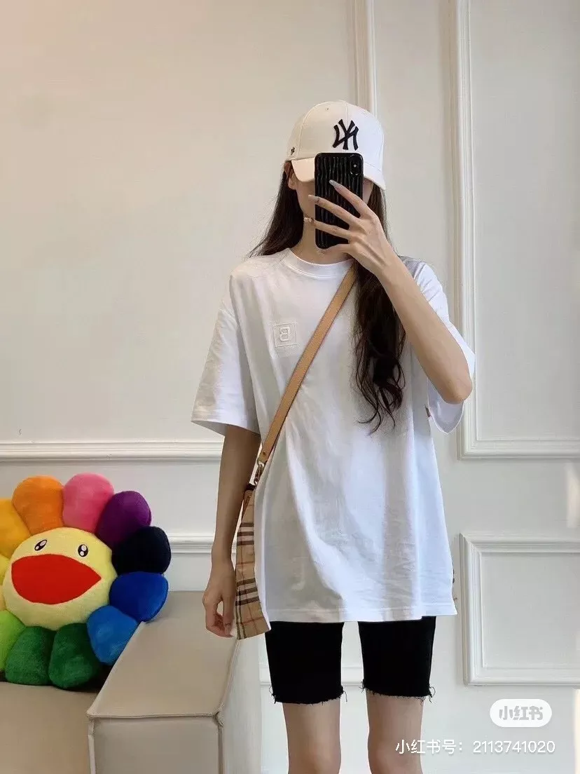 버버리 사이드 체크 패널 루즈핏 반소매 티셔츠 상세 이미지 47
