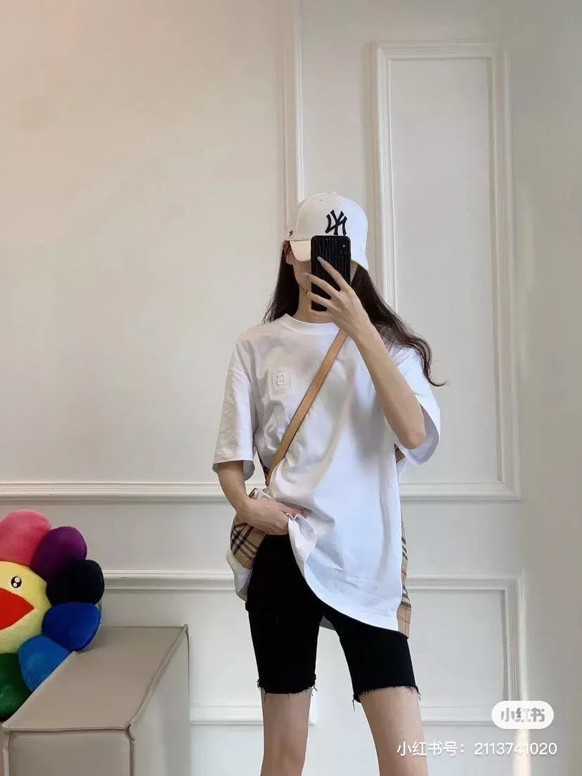 버버리 사이드 체크 패널 루즈핏 반소매 티셔츠 상세 이미지 48