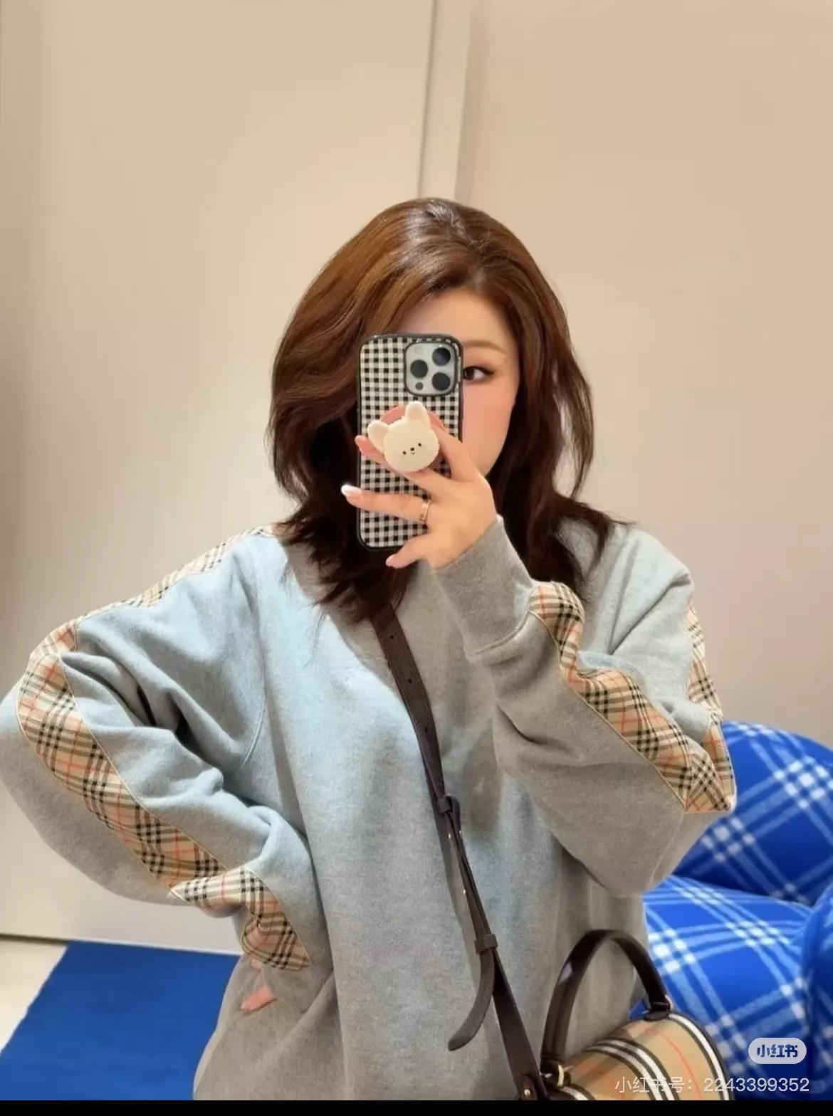 버버리 체크 트리밍 라운드넥 스웨트셔츠 상세 이미지 23