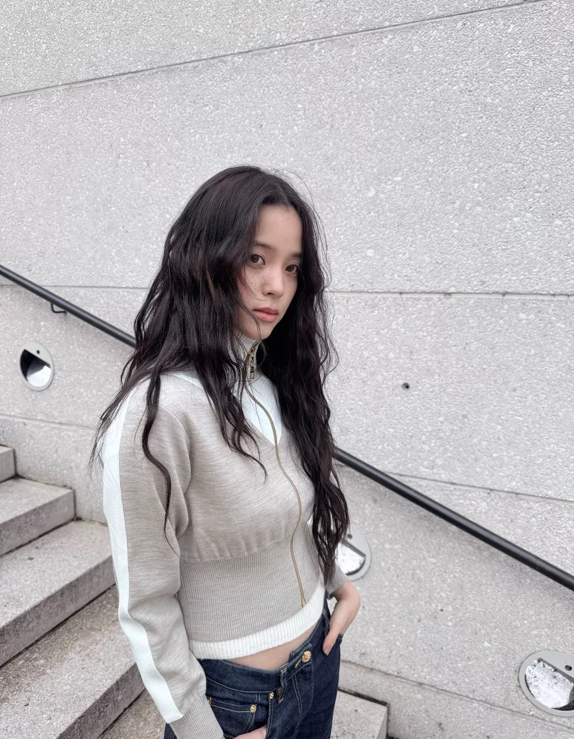 루이비통 배색 하이넥 집업 니트 가디건 상세 이미지 47