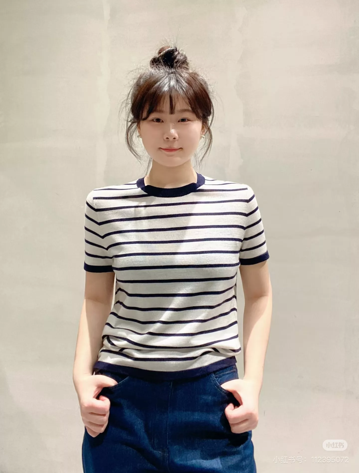 띠어리 스트라이프 라운드넥 반소매 니트 상세 이미지 46