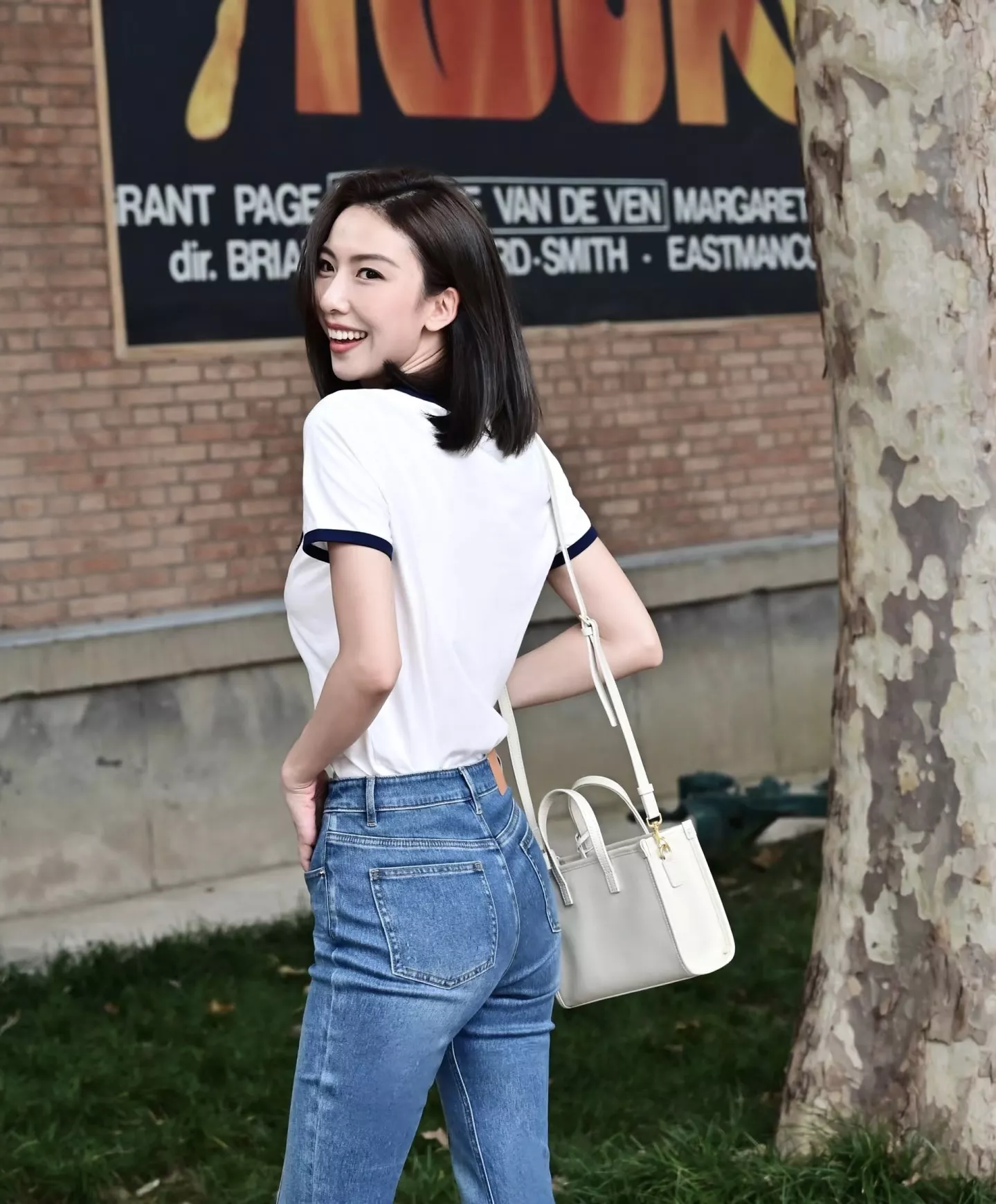셀린느 레트로 배색 로고 티셔츠 상세 이미지 9