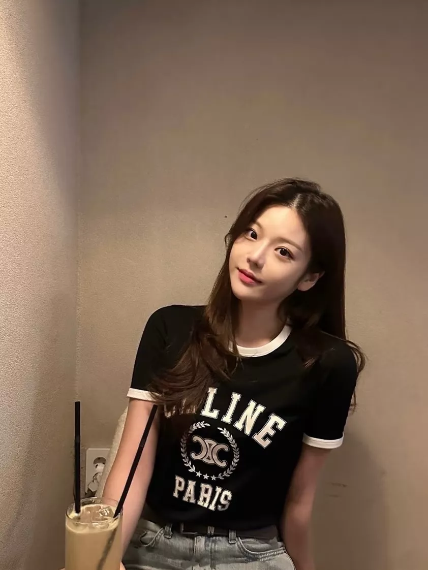 셀린느 레트로 배색 로고 티셔츠 상세 이미지 28