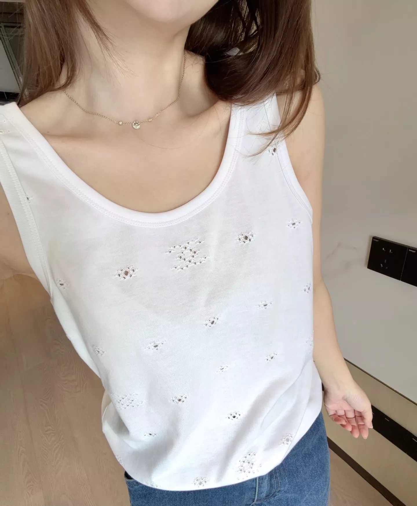 샤넬 더블C 자수 슬리브리스 탑 상세 이미지 13