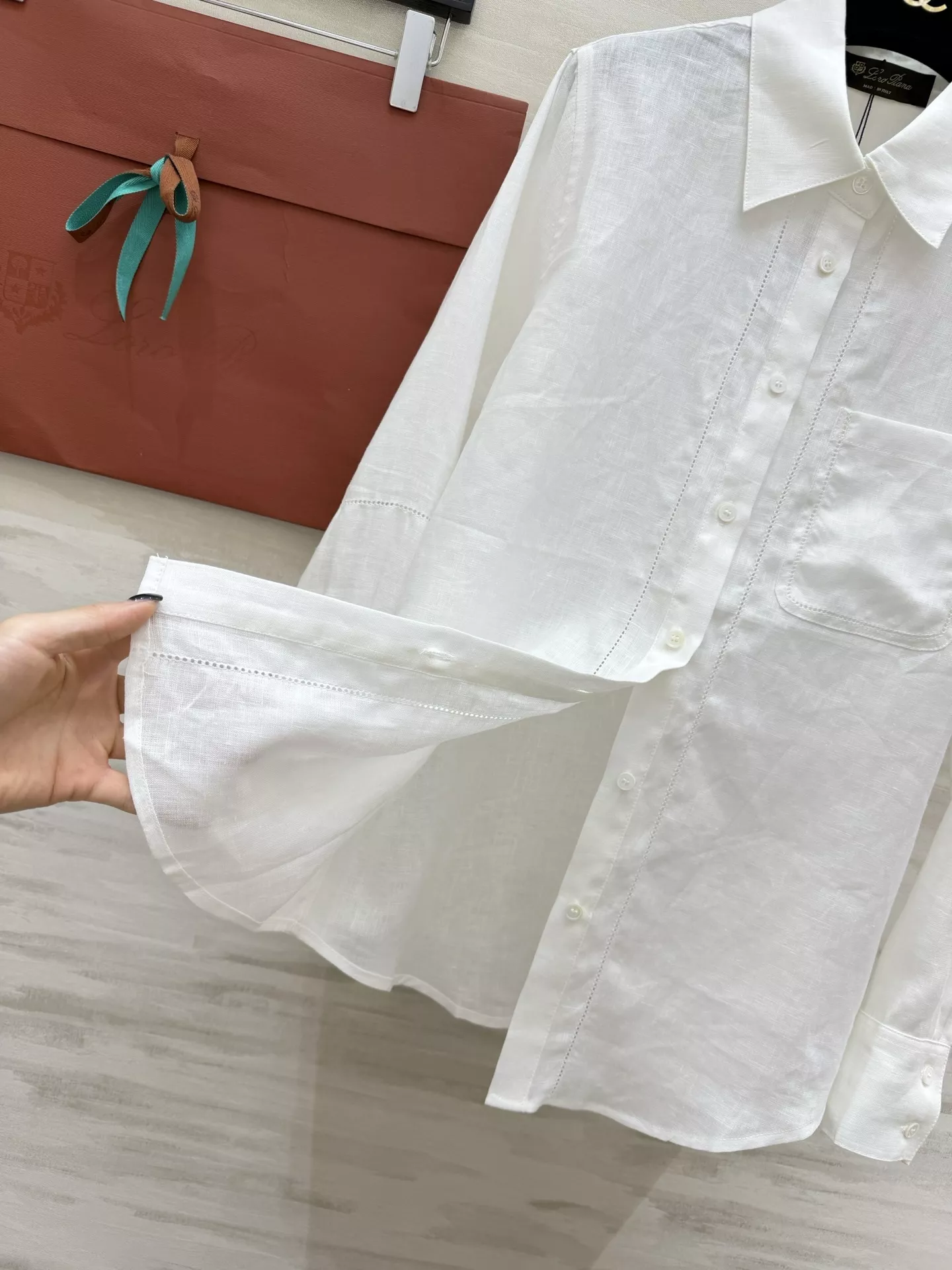 로로피아나 코튼 린넨 혼방 화이트 셔츠 상세 이미지 8