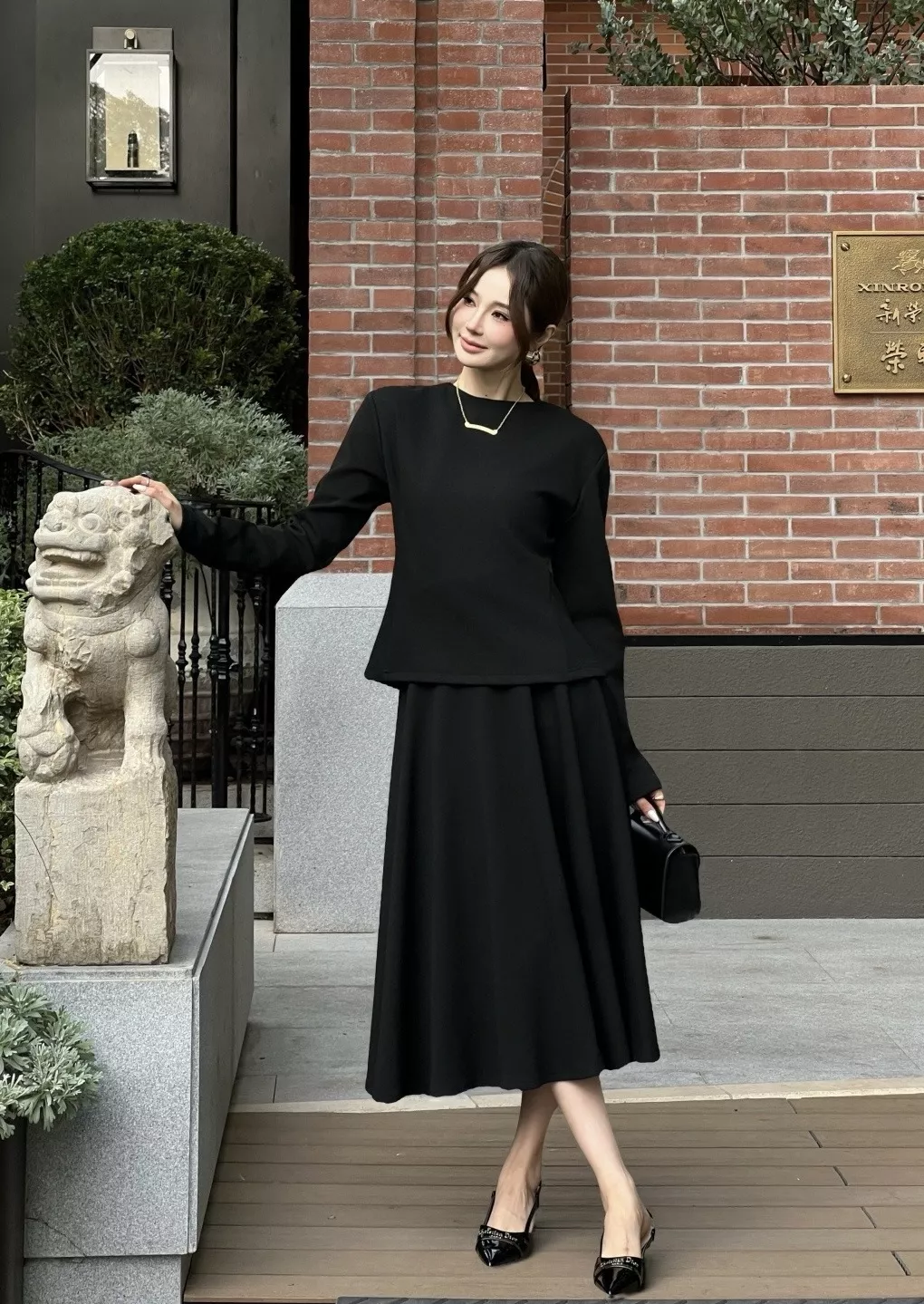 로로피아나 브이넥 금장 버튼 가디건 스커트 세트 상세 이미지 18