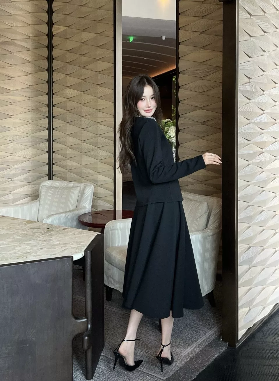 로로피아나 브이넥 금장 버튼 가디건 스커트 세트 상세 이미지 21