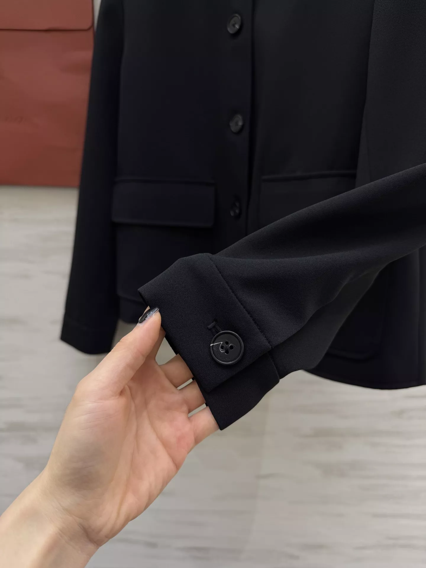 로로피아나 스탠드 카라 블랙 재킷 상세 이미지 7