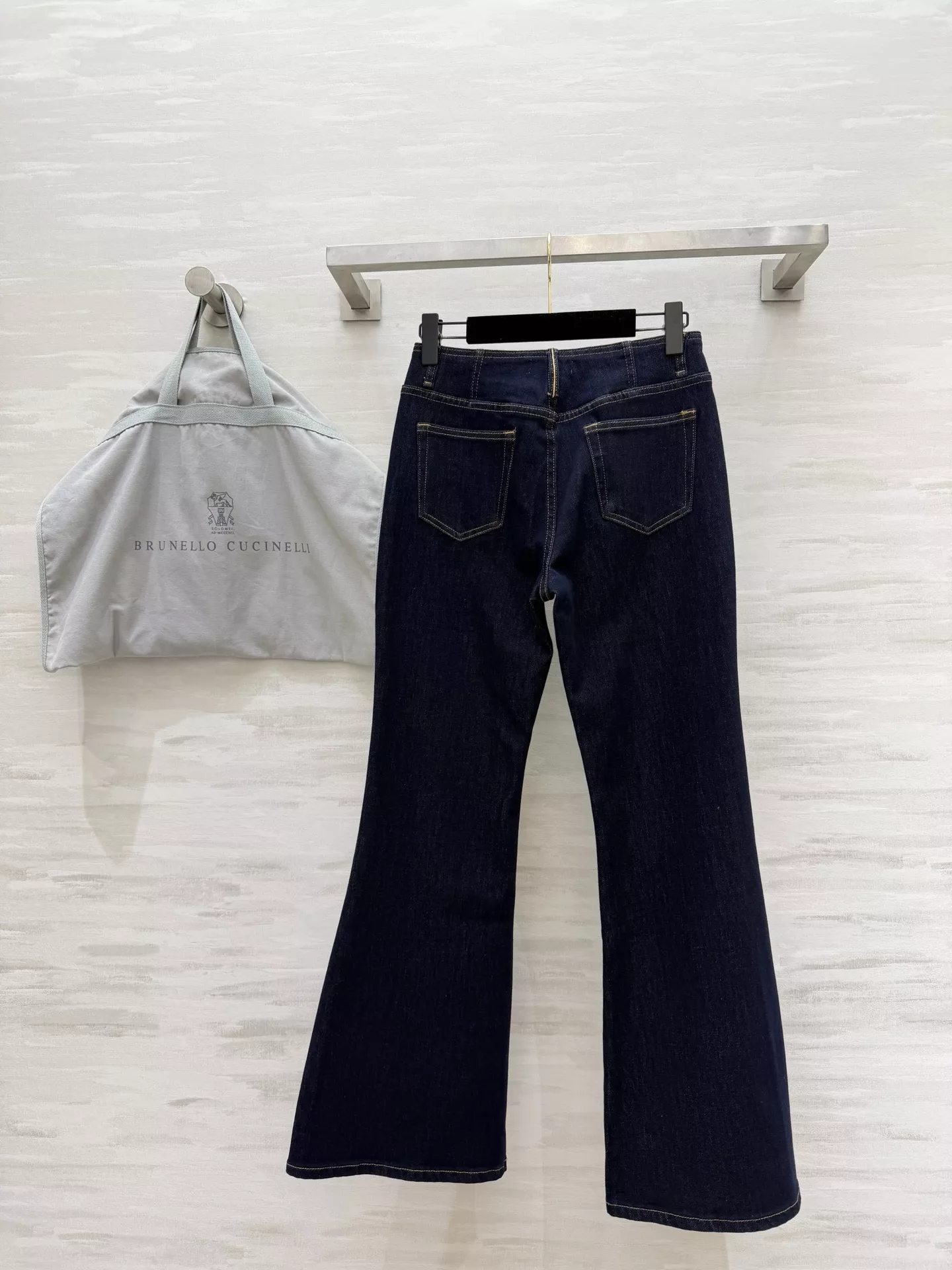 브루넬로쿠치넬리 여성 미들라인 세미 부츠컷 데님 팬츠 상세 이미지 26