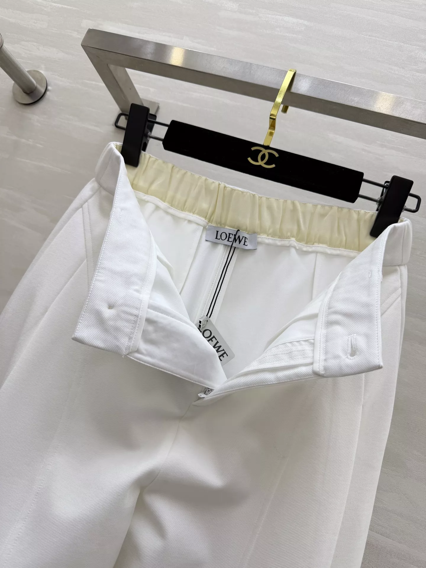 로에베 커브 절개 와이드 캐주얼 팬츠 상세 이미지 6