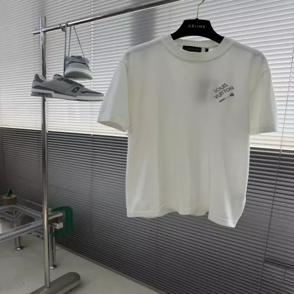 루이비통 가슴 로고 포인트 원형넥 반팔 티셔츠