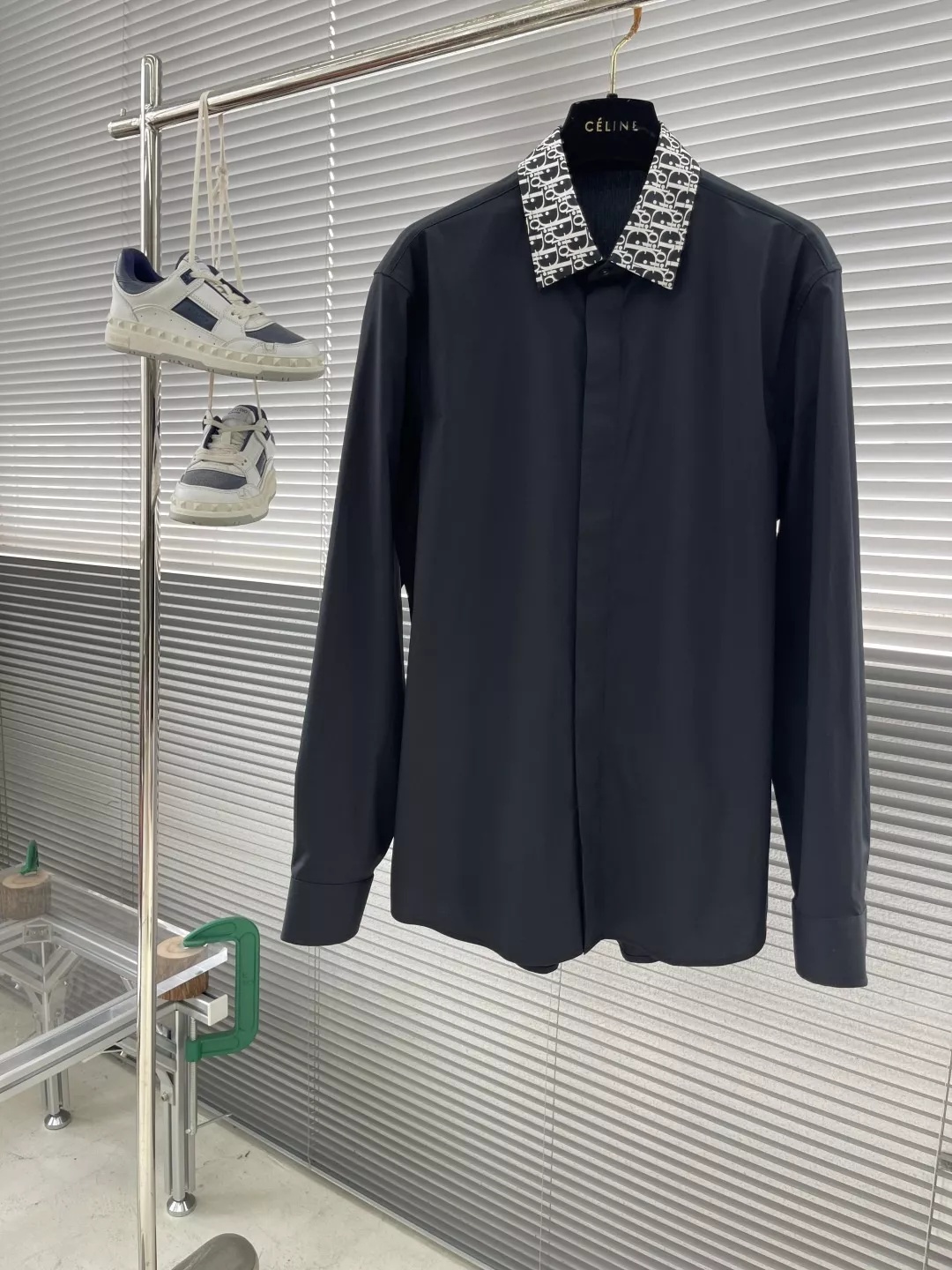 디올 칼라 로고 프린트 포플린 셔츠 상세 이미지 1