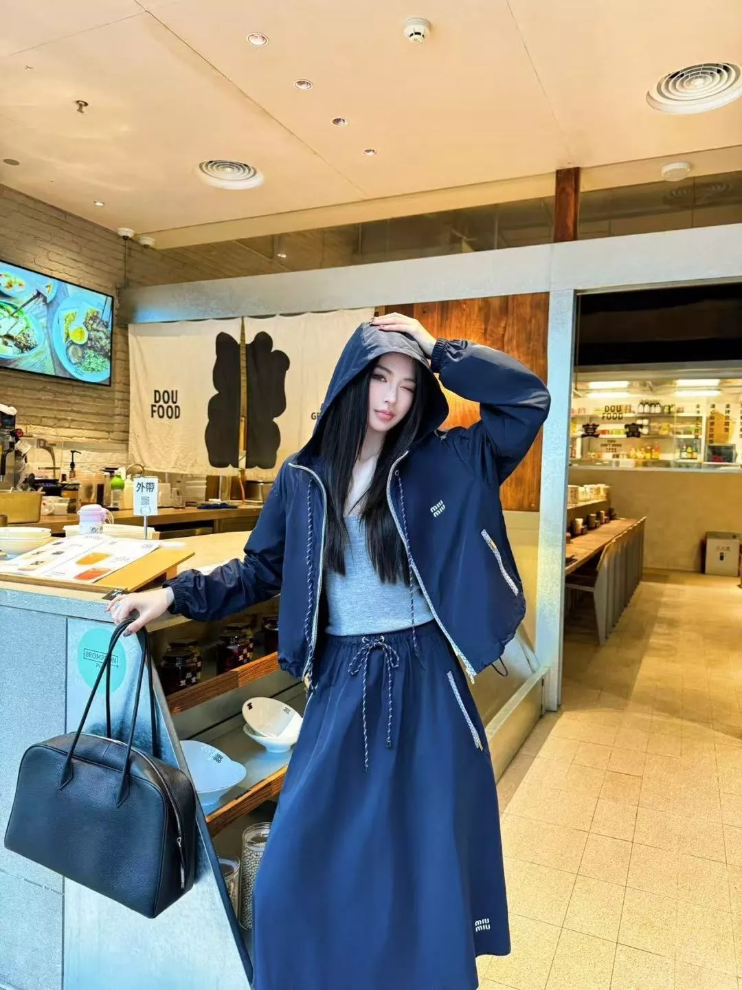 미우미우 나일론 카고 밴딩 스커트 상세 이미지 26