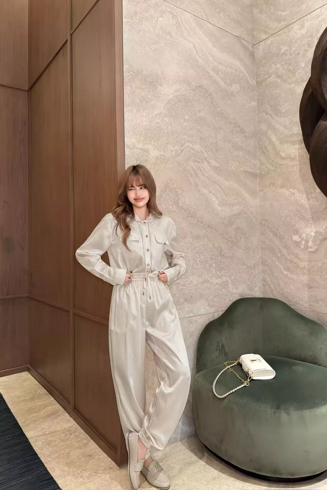 루이비통 모노그램 후드 셔츠 팬츠 세트 상세 이미지 48