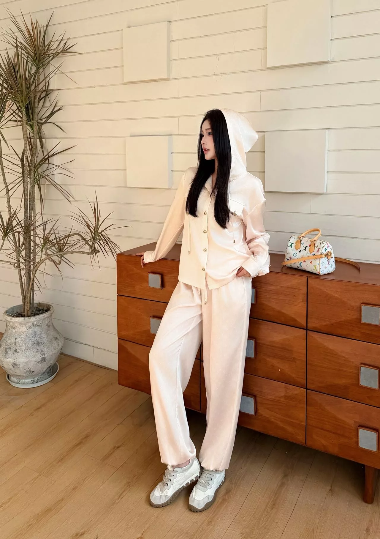 루이비통 모노그램 후드 셔츠 팬츠 세트 상세 이미지 32