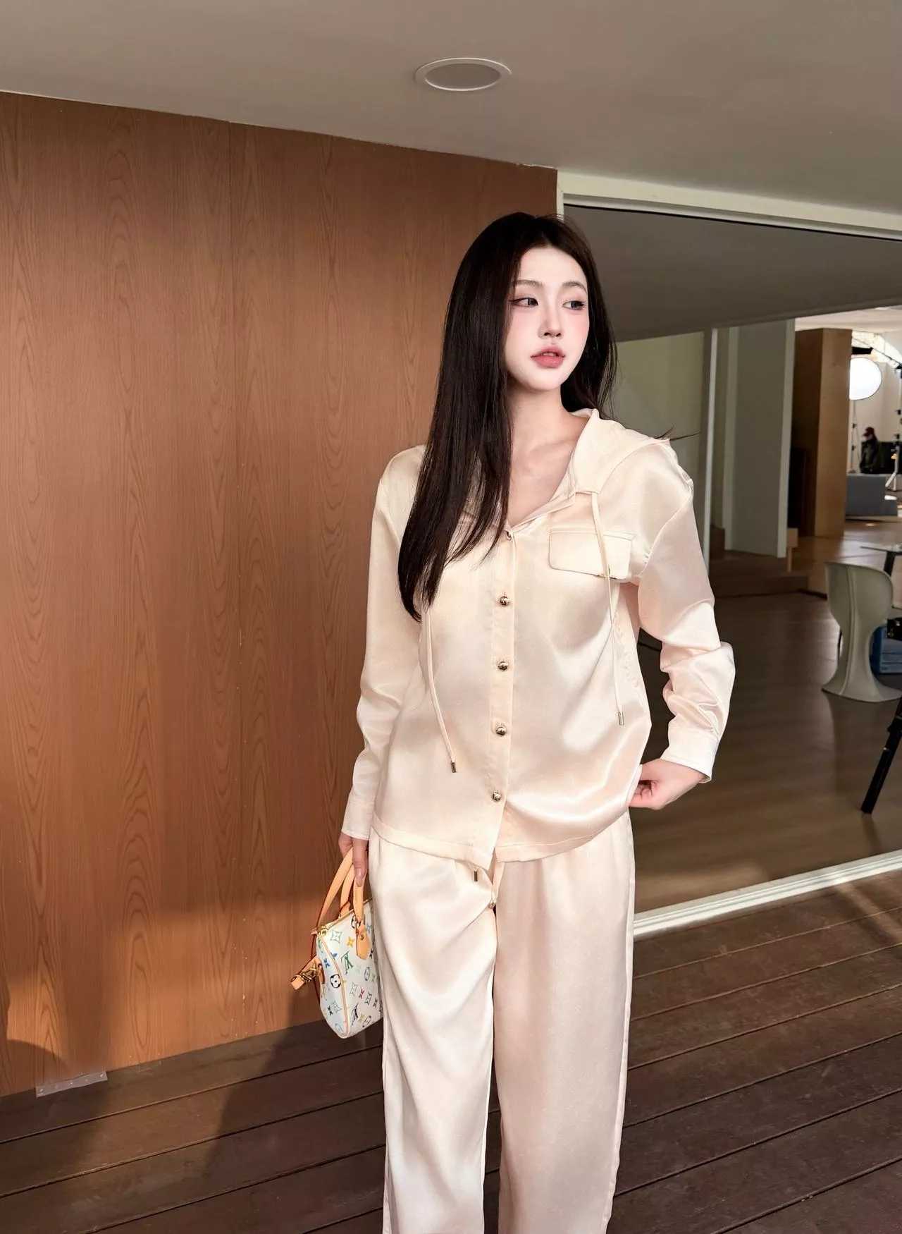 루이비통 모노그램 후드 셔츠 팬츠 세트 상세 이미지 36