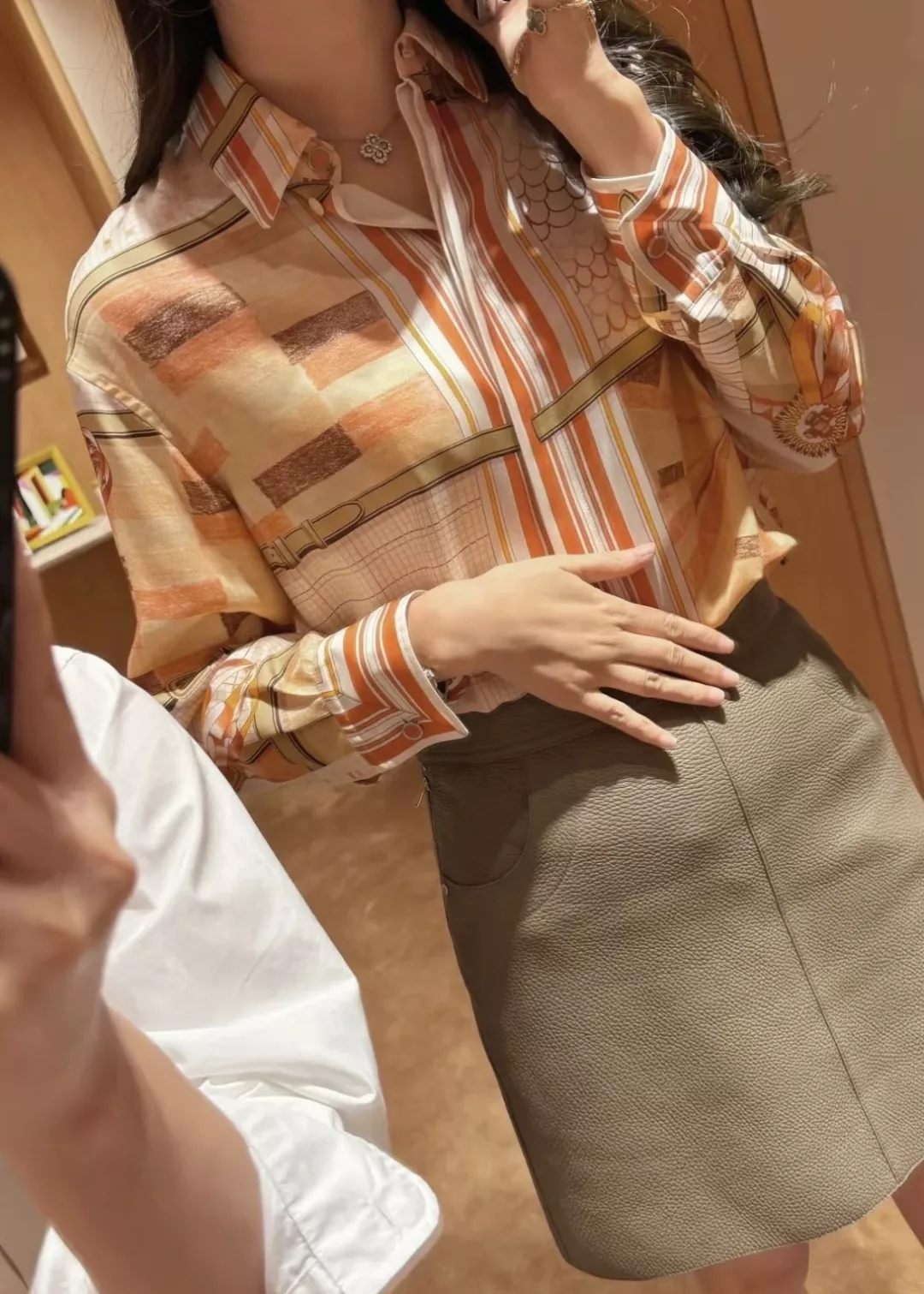 에르메스 실크 프린트 긴소매 셔츠 상세 이미지 11