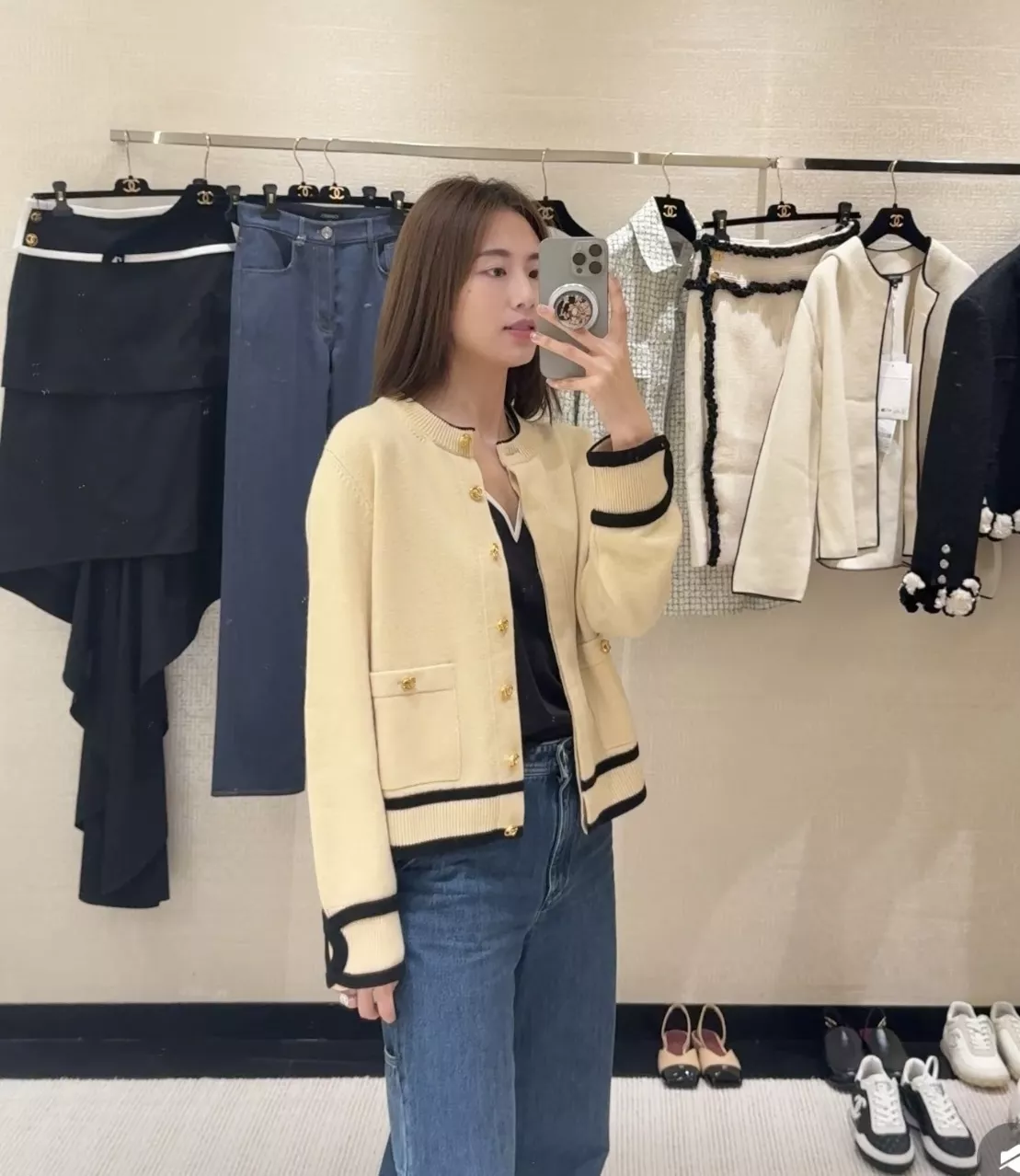샤넬 배색 트리밍 라운드넥 니트 가디건 상세 이미지 46