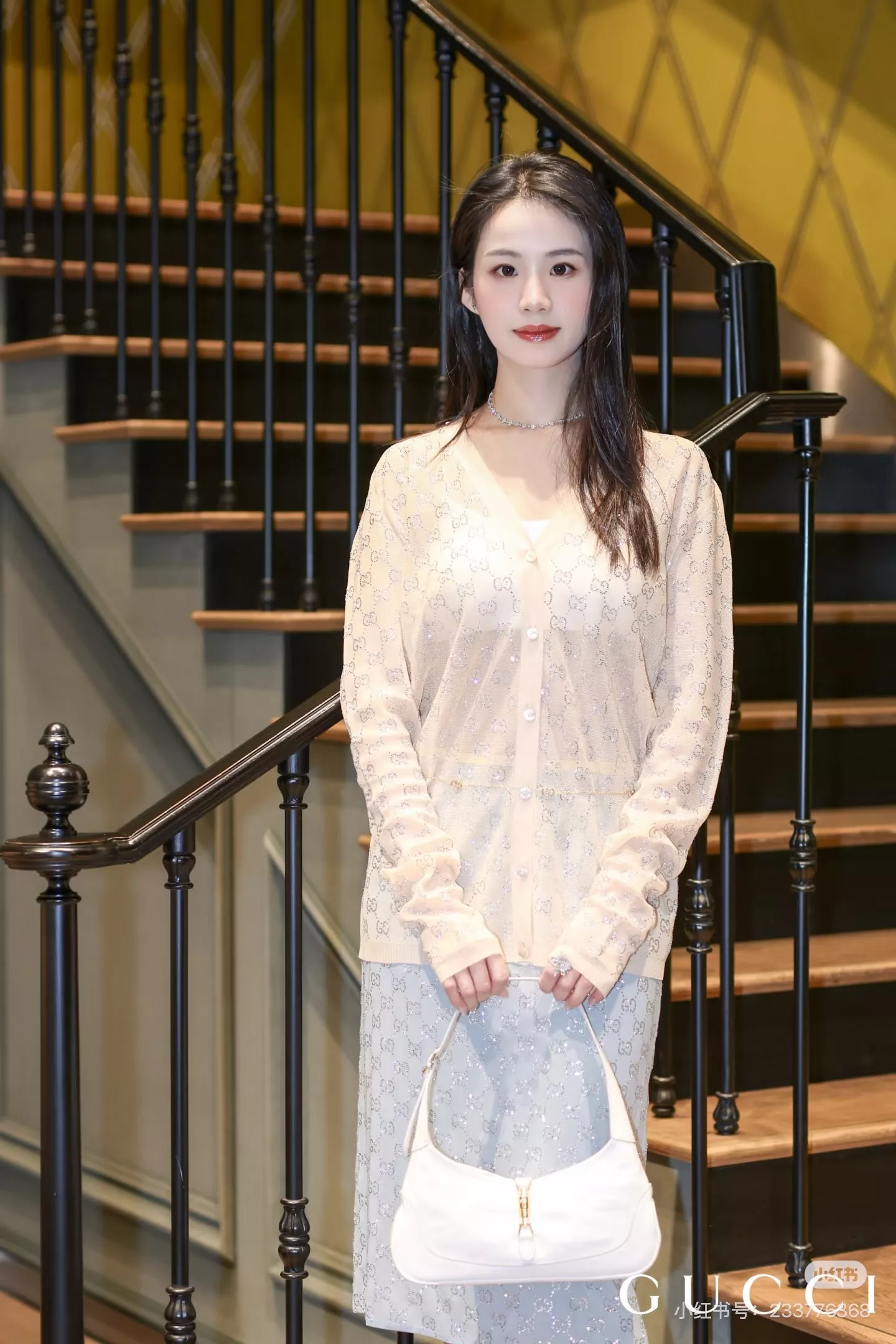 구찌 브이넥 GG 크리스탈 니트 가디건 상세 이미지 16